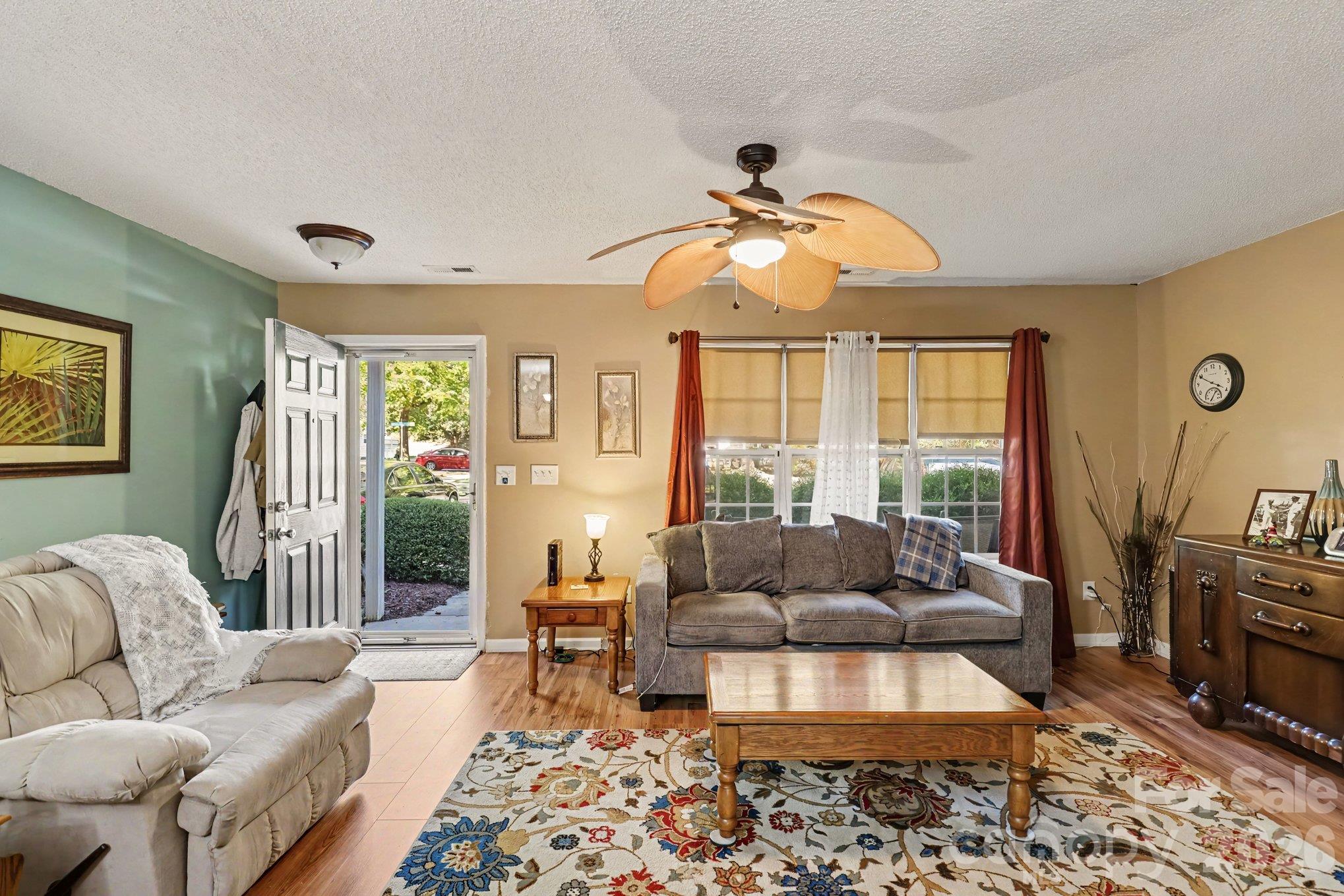 12732 Hennigan Place Lane Property Photo 4