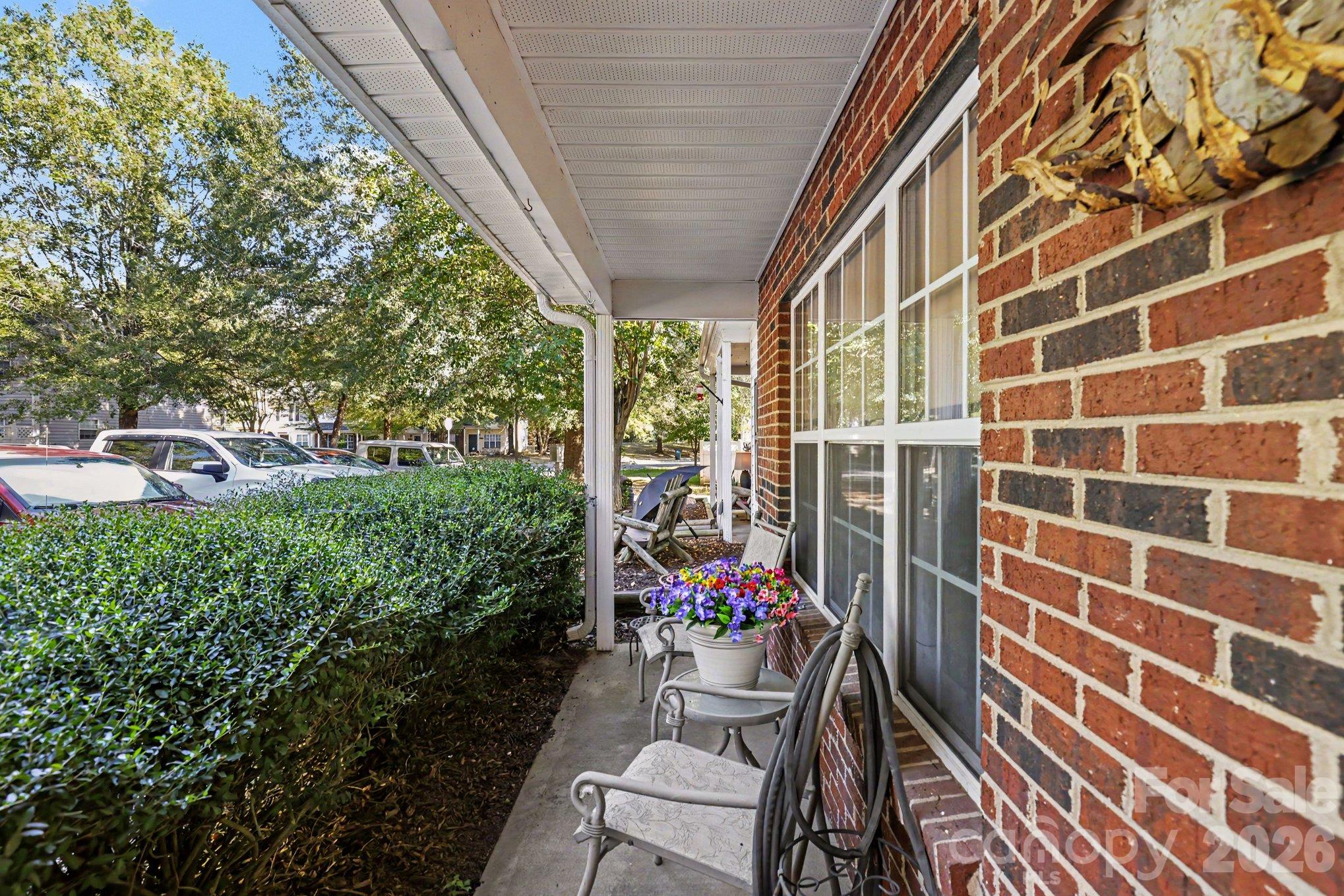 12732 Hennigan Place Lane Property Photo 10