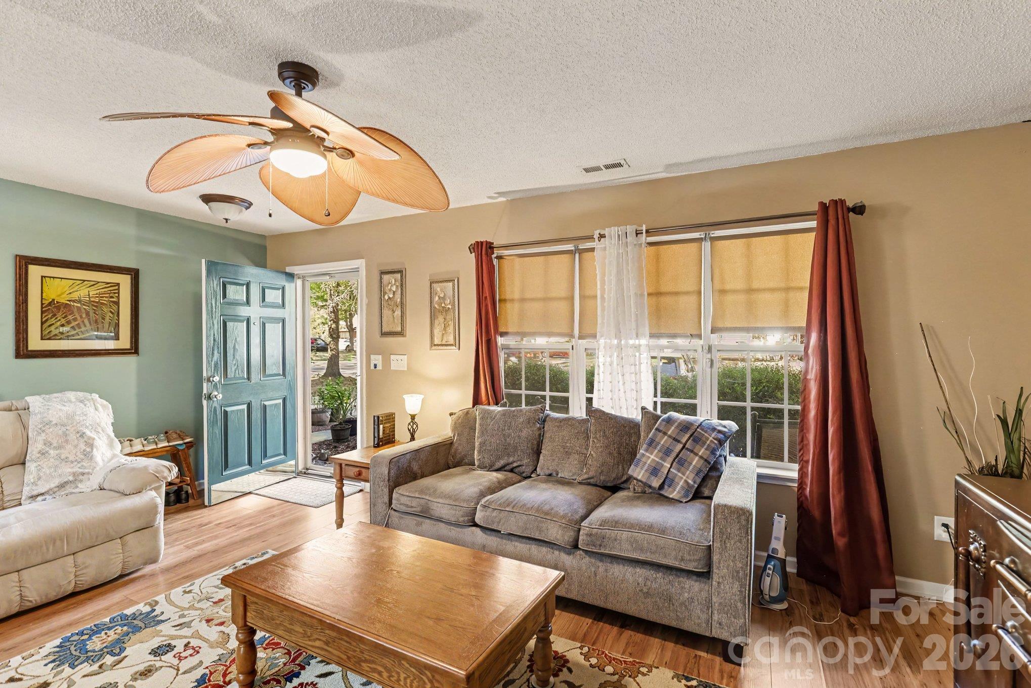 12732 Hennigan Place Lane Property Photo 11