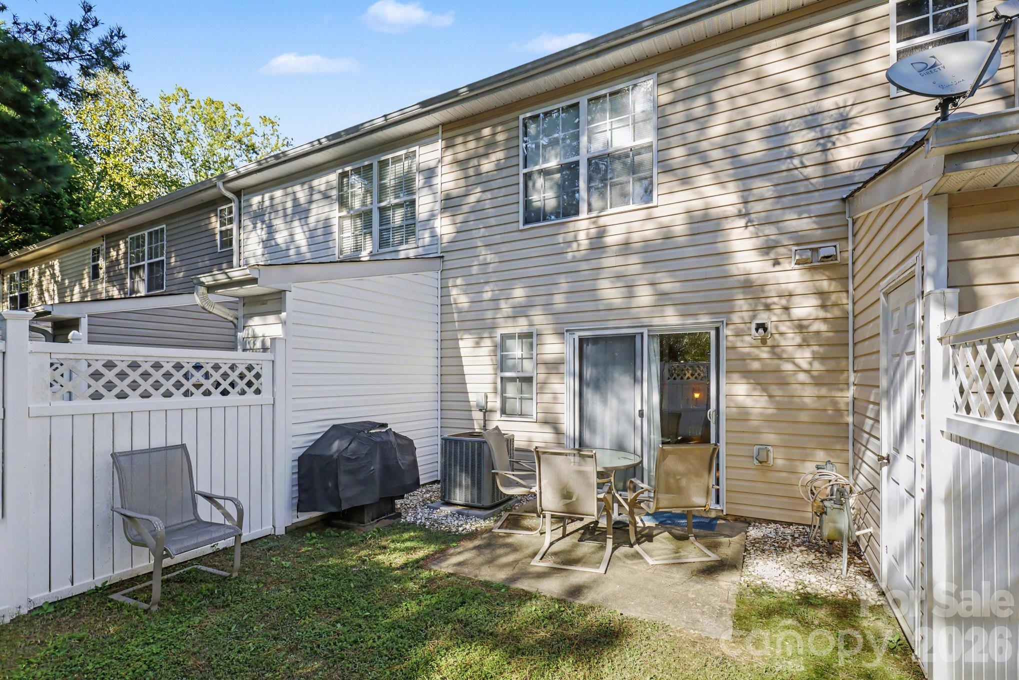12732 Hennigan Place Lane Property Photo 32