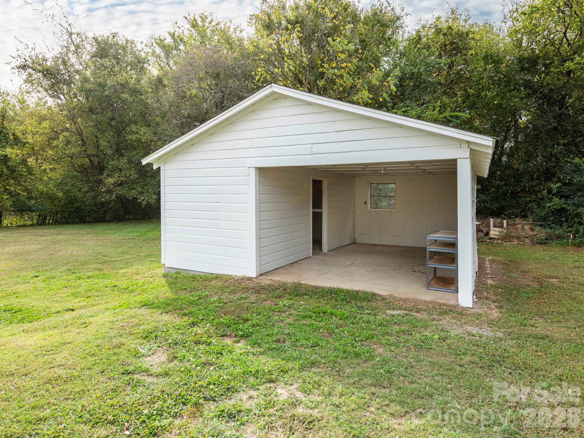 4305 Weddington Road Property Photo 12