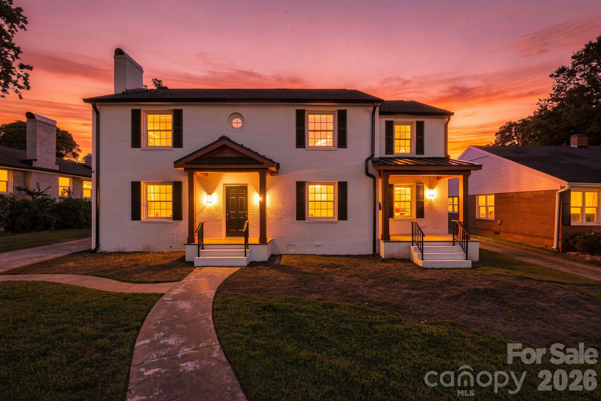 1307 S Kings Drive Property Photo 1