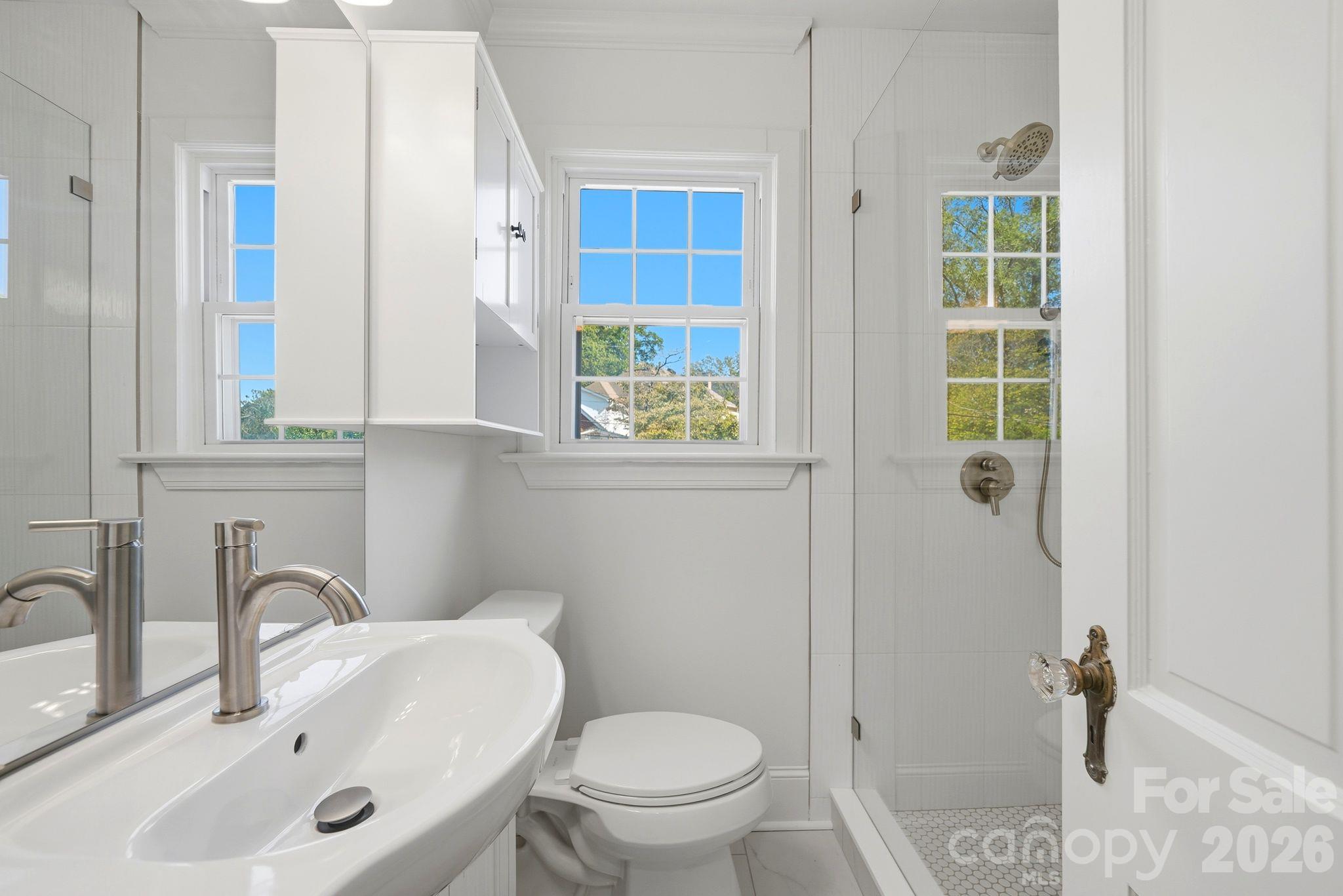 1307 S Kings Drive Property Photo 14