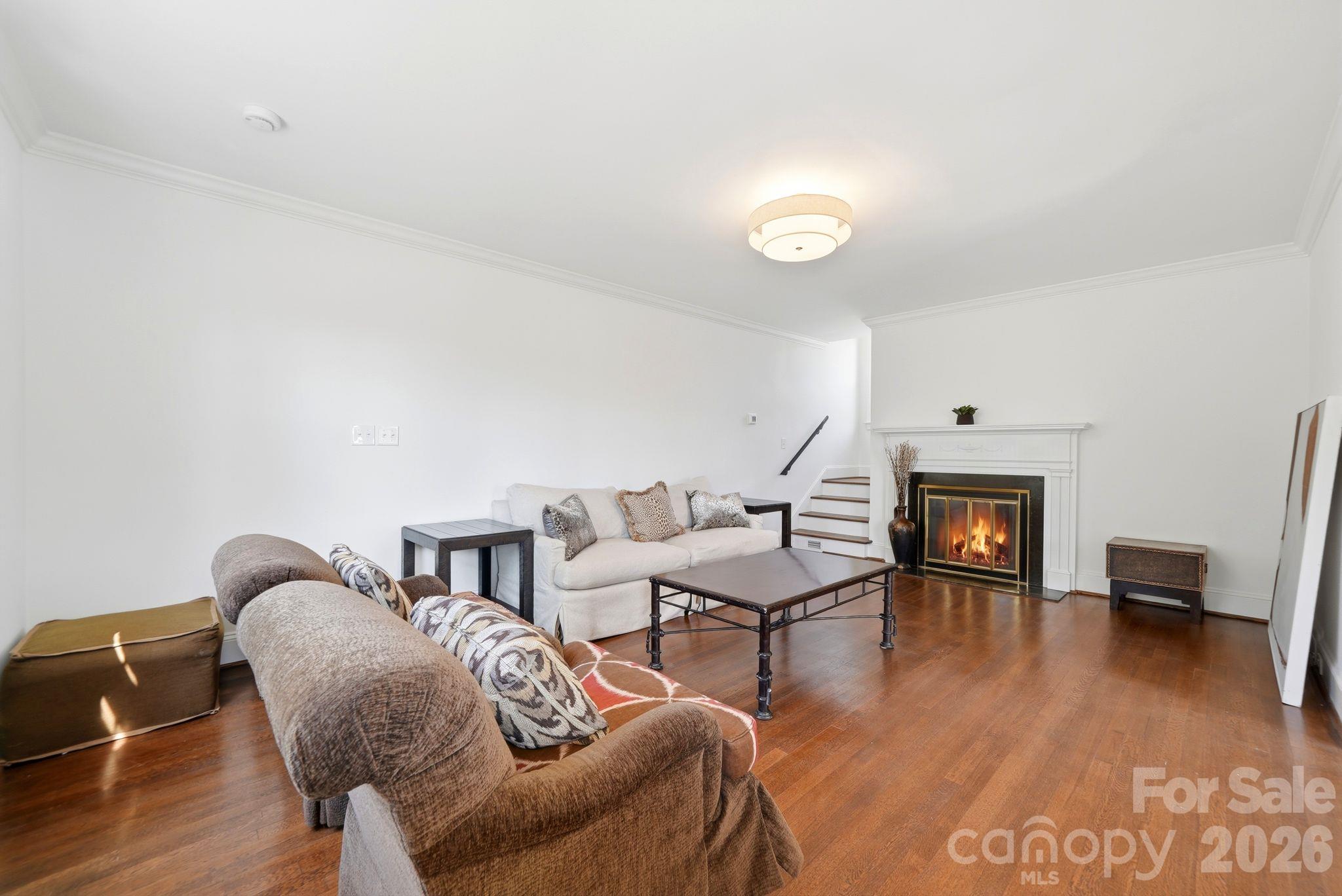 1307 S Kings Drive Property Photo 17
