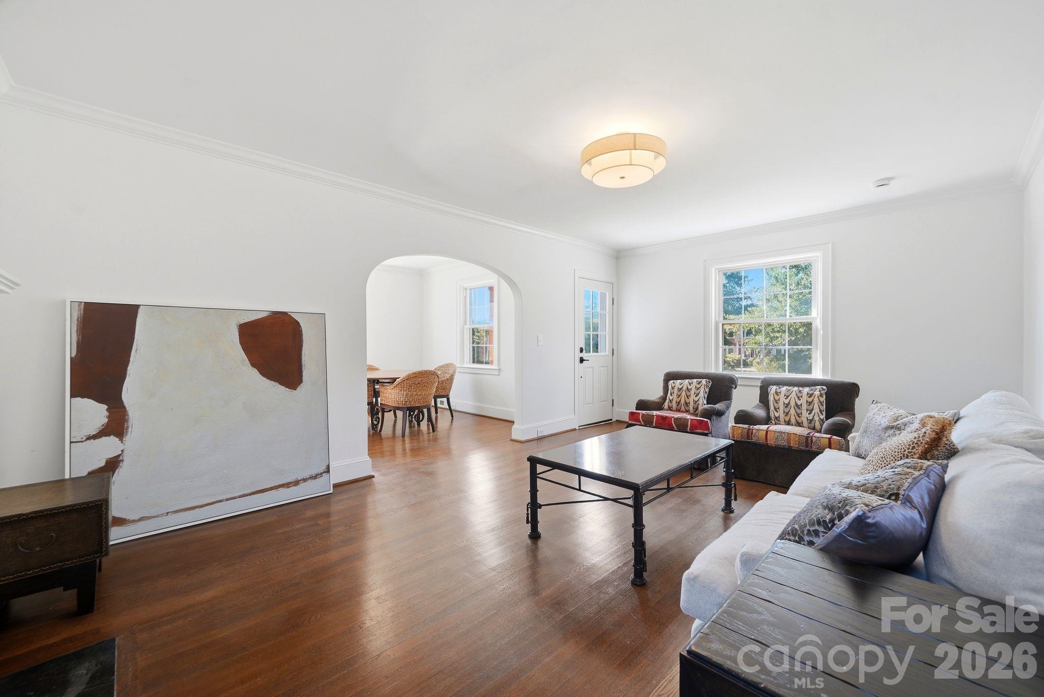 1307 S Kings Drive Property Photo 19