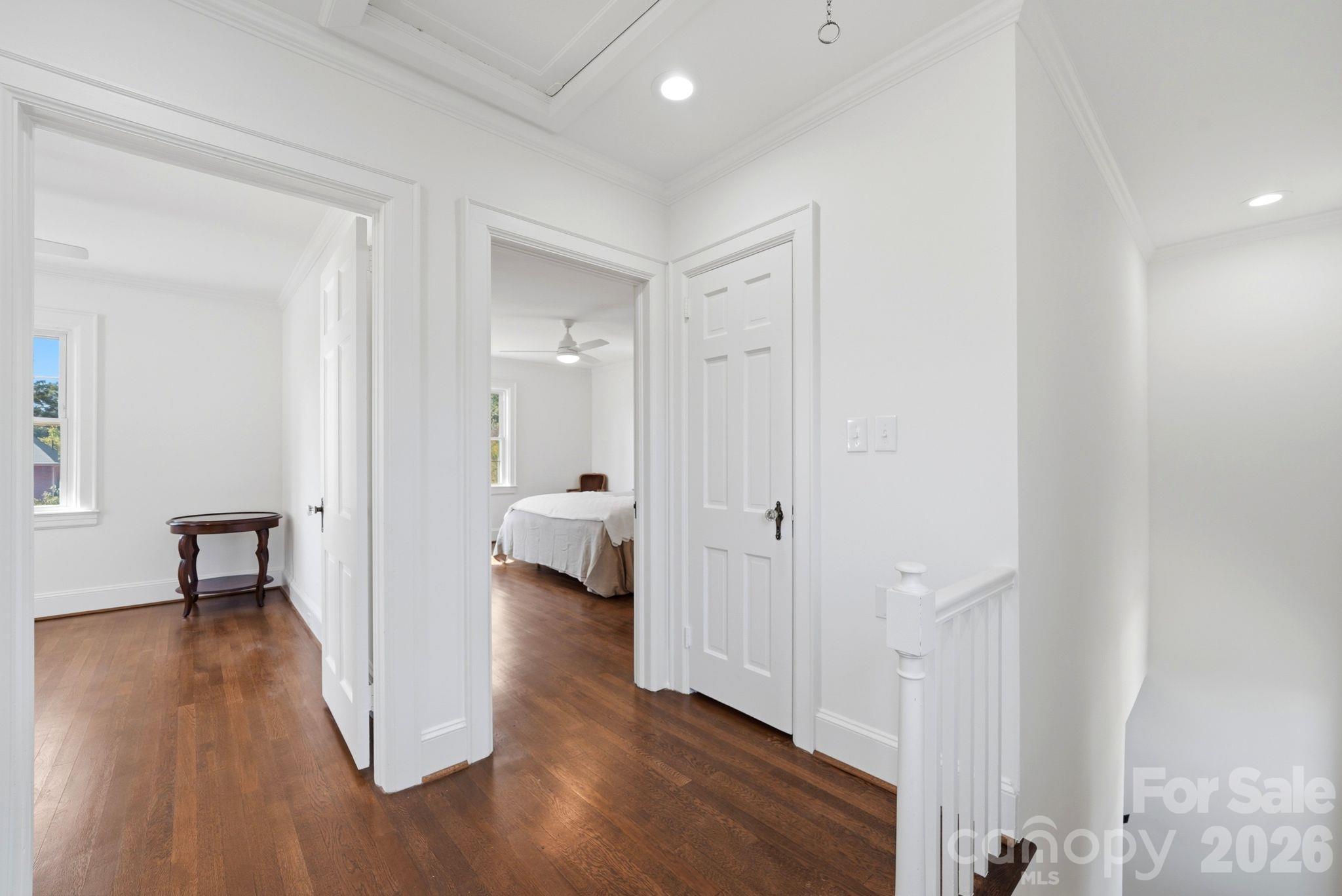 1307 S Kings Drive Property Photo 20
