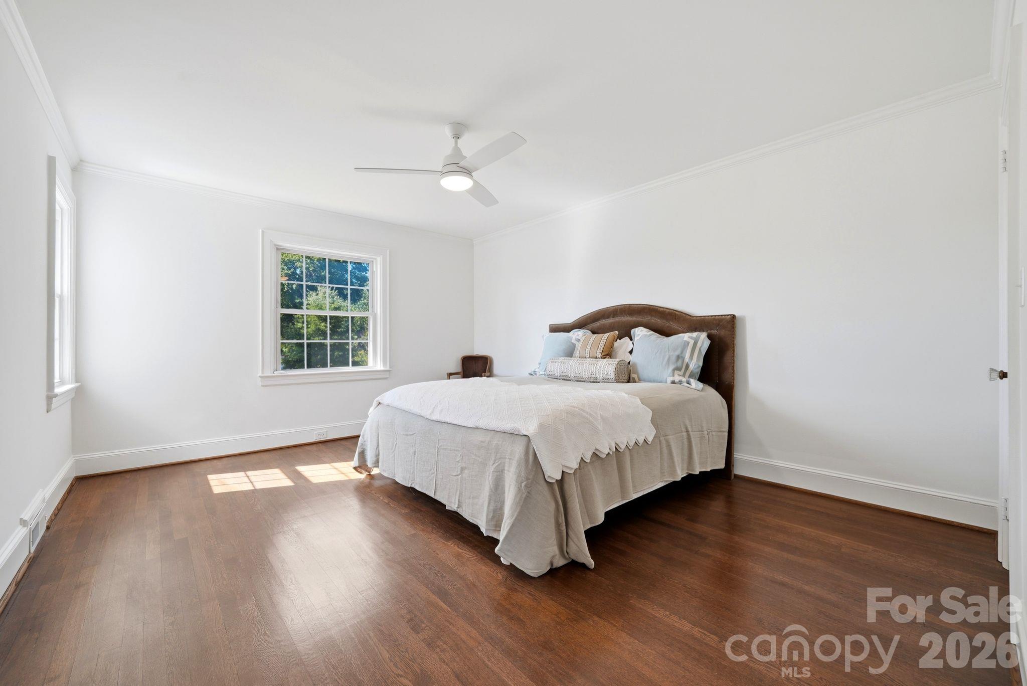 1307 S Kings Drive Property Photo 25