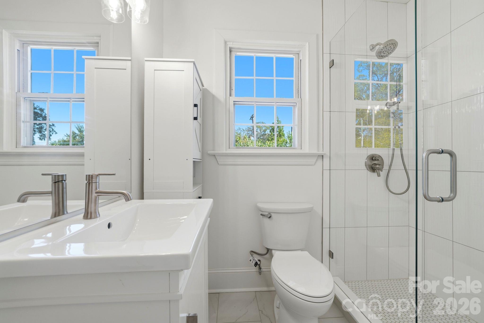 1307 S Kings Drive Property Photo 27