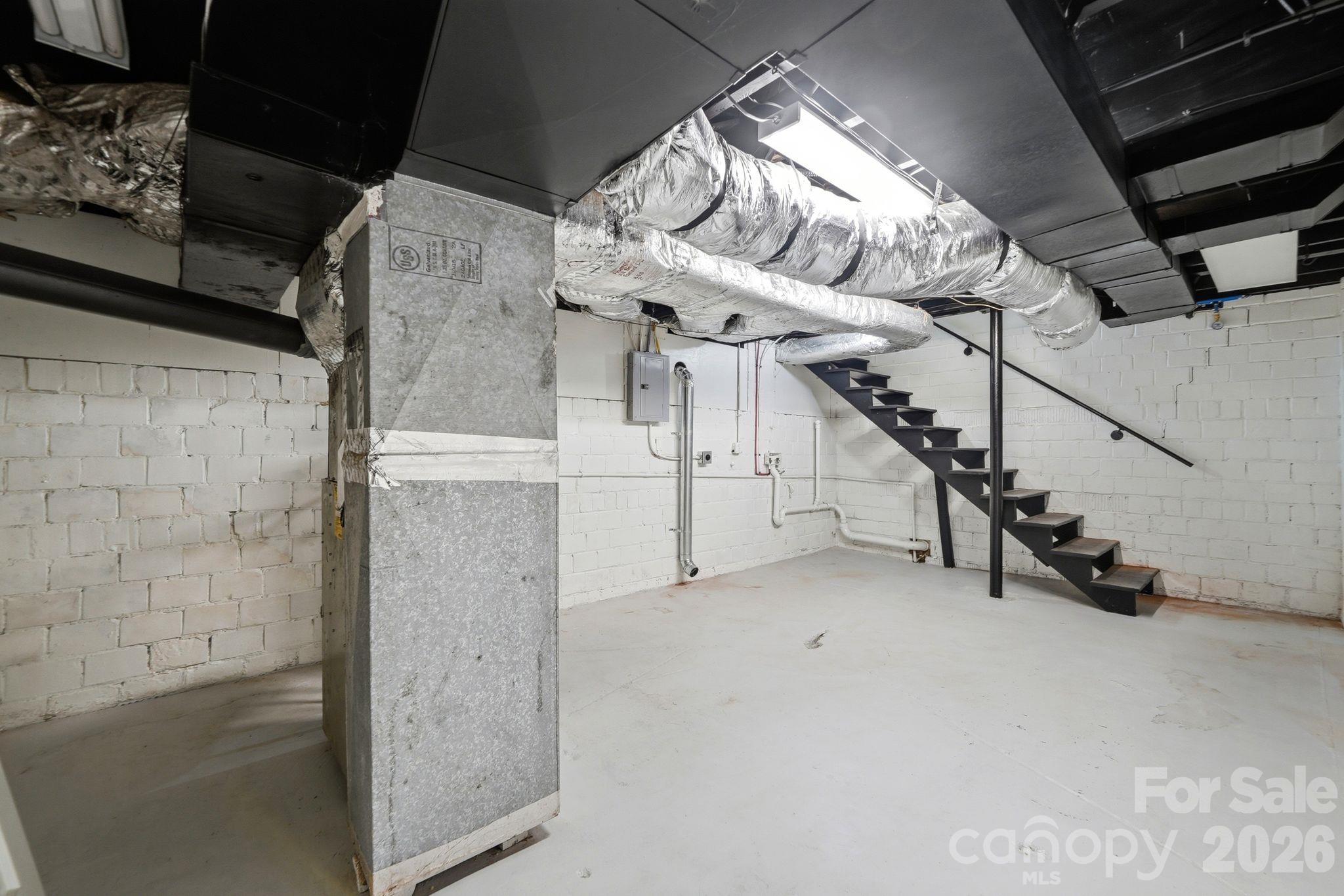 1307 S Kings Drive Property Photo 30