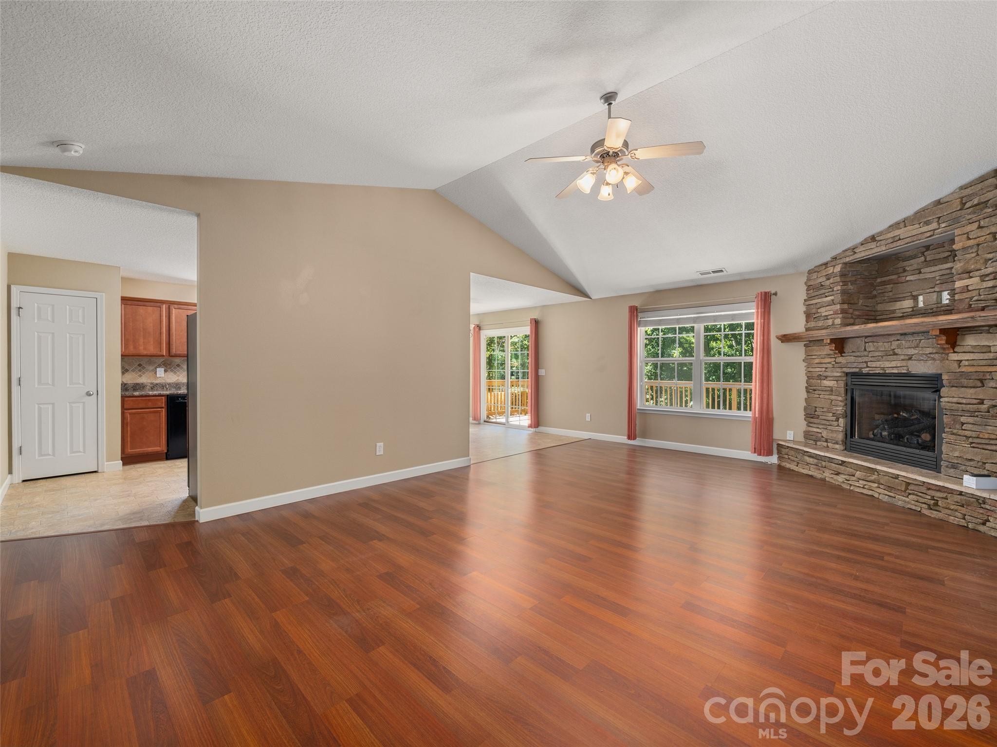 202 Hondah Road Property Photo 3