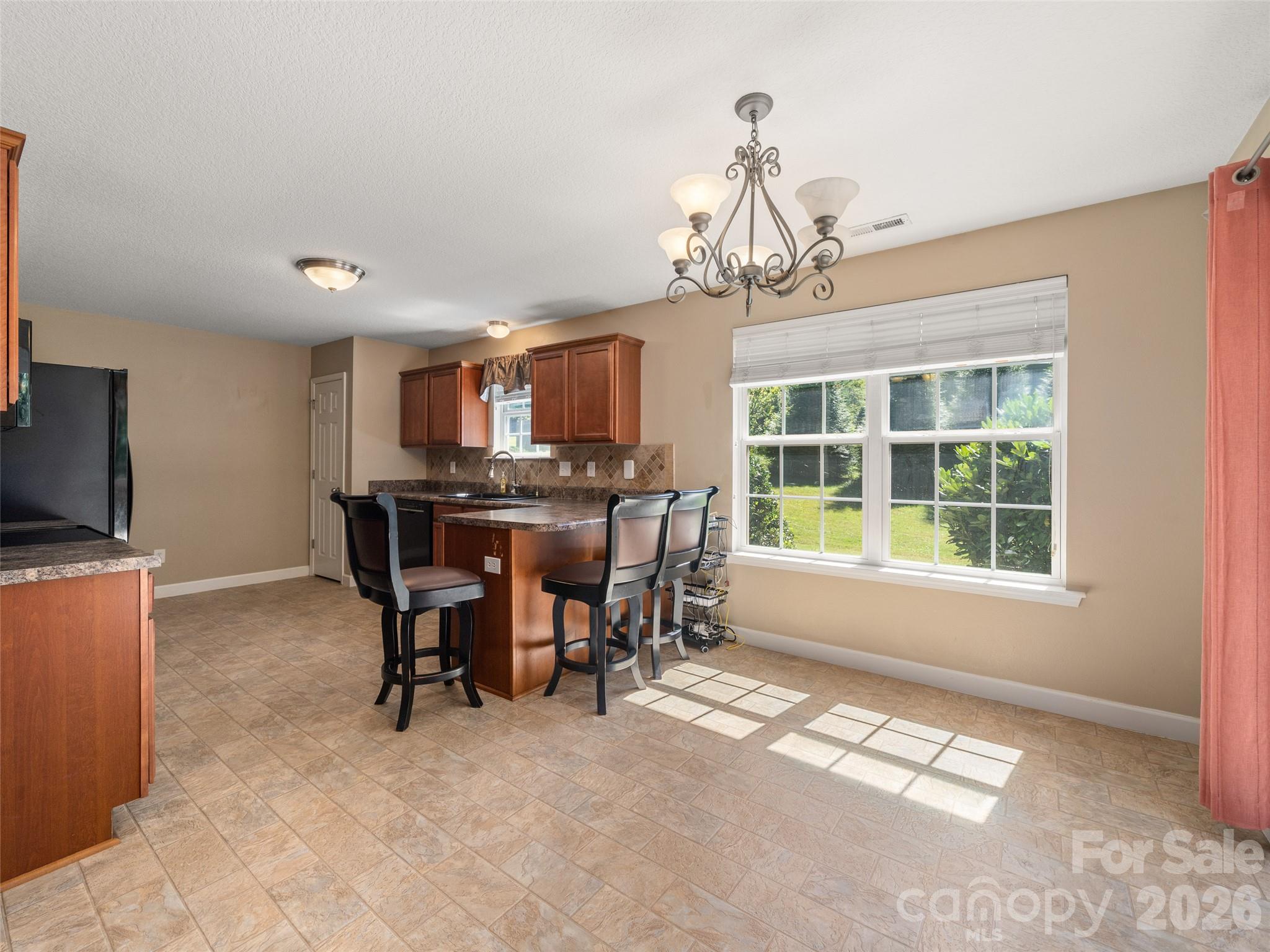 202 Hondah Road Property Photo 8