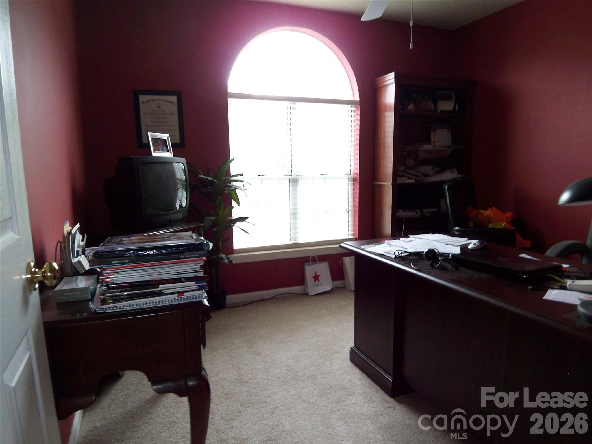 6010 Kenmore Lane Property Photo 5