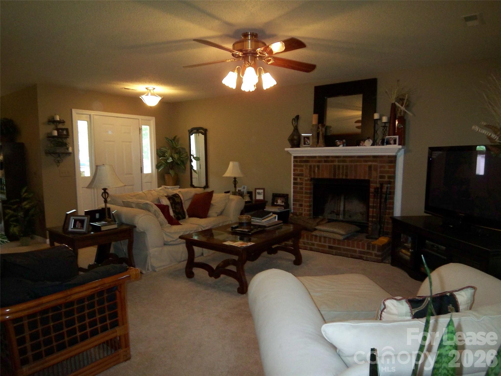 6010 Kenmore Lane Property Photo 8