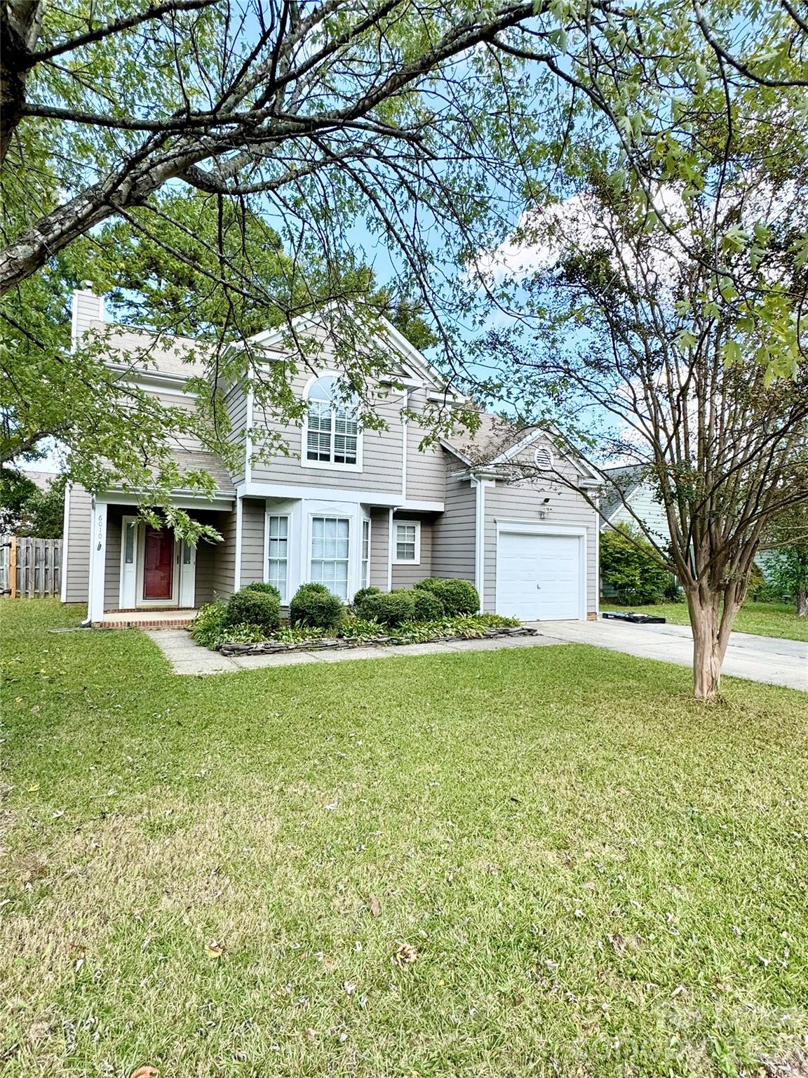 6010 Kenmore Lane Property Photo 8