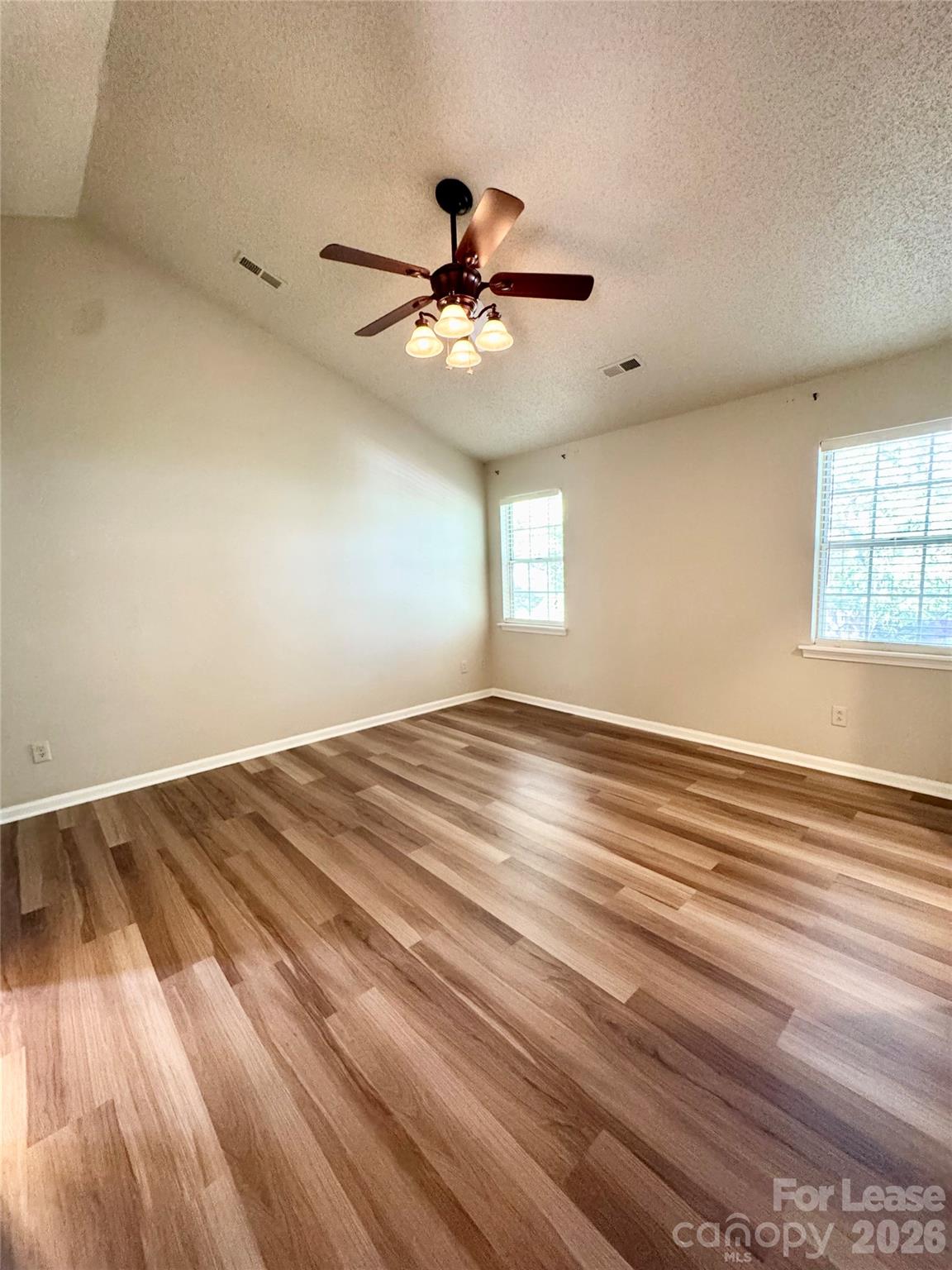 6010 Kenmore Lane Property Photo 10