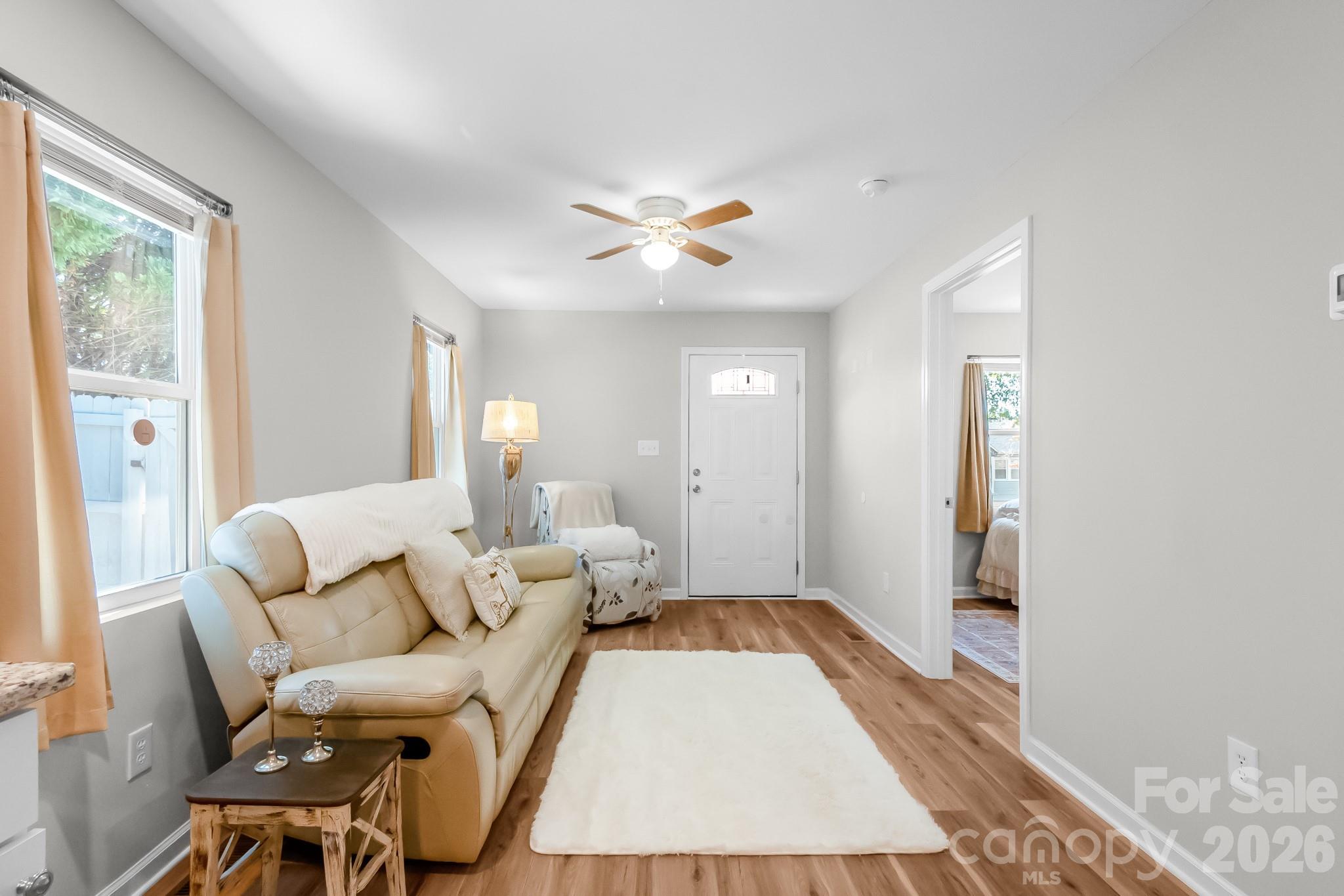 112 W Poplar Street Property Photo 6