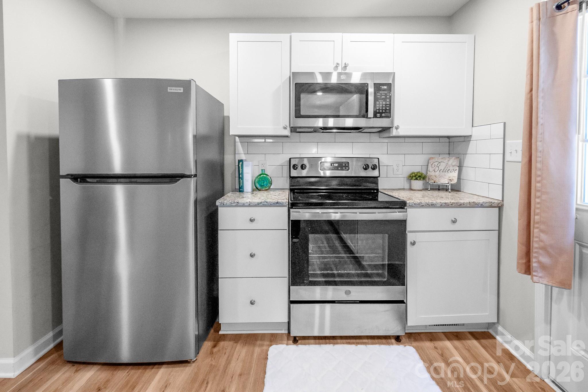112 W Poplar Street Property Photo 13