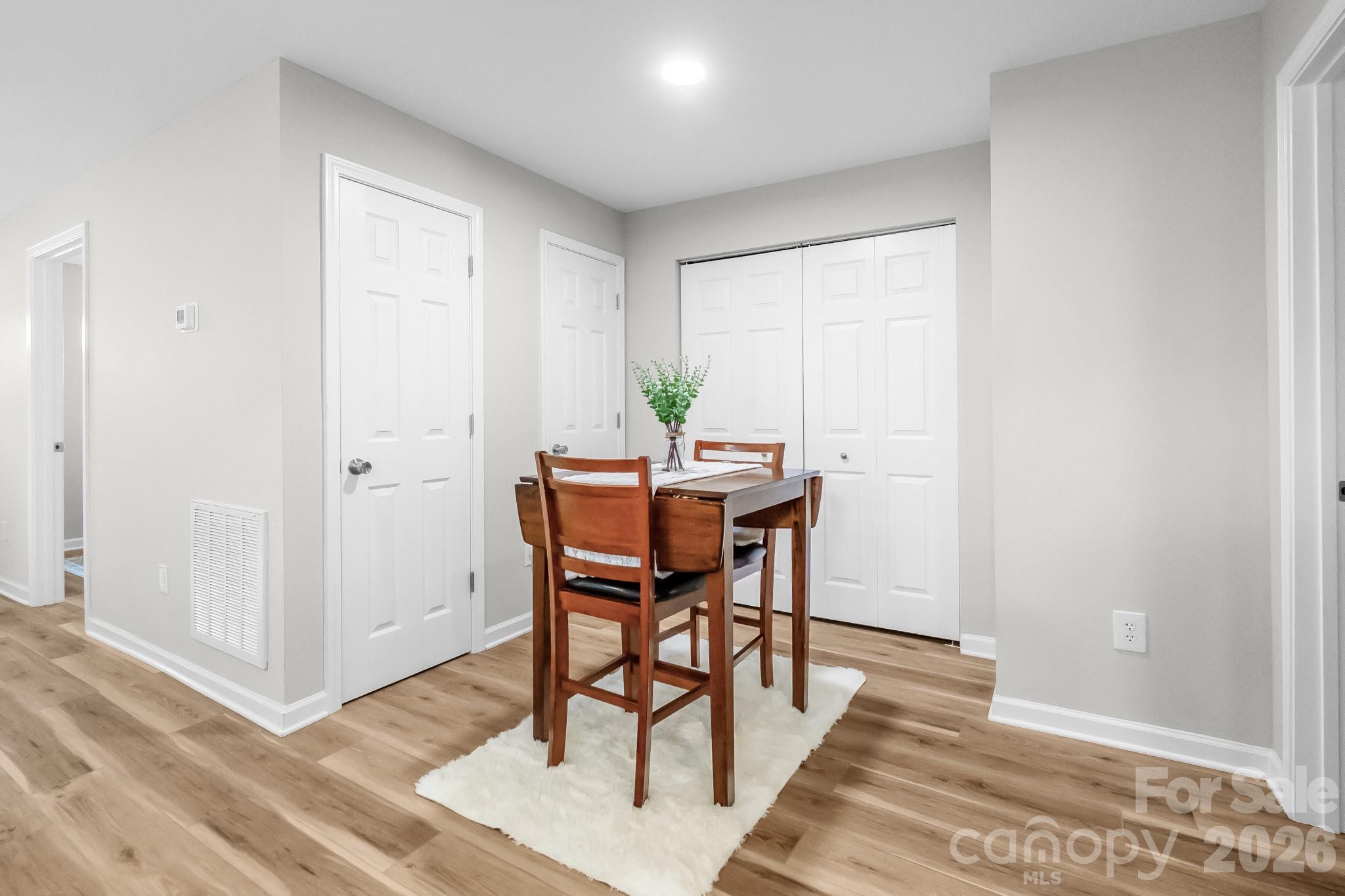 112 W Poplar Street Property Photo 17
