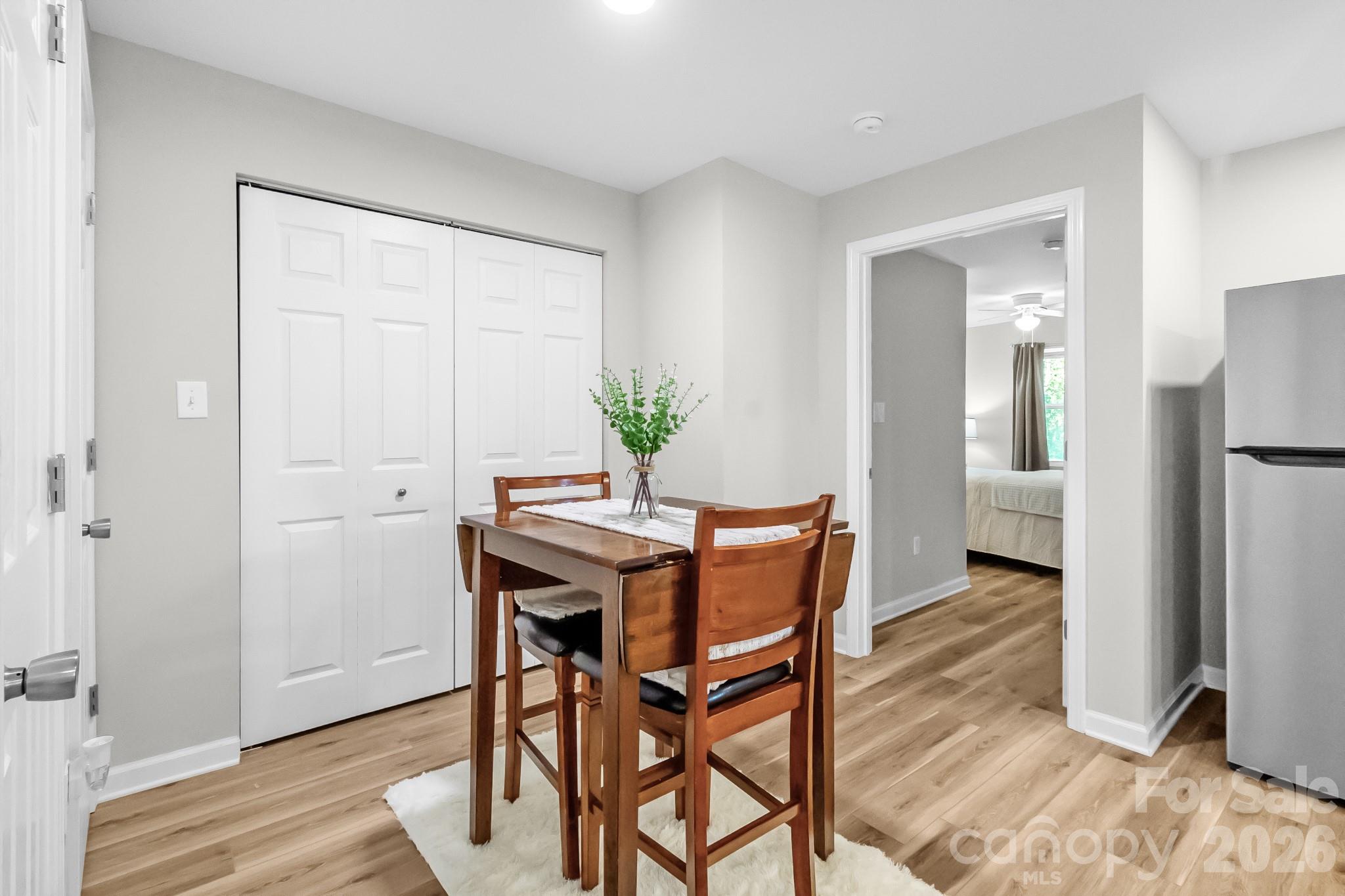 112 W Poplar Street Property Photo 18