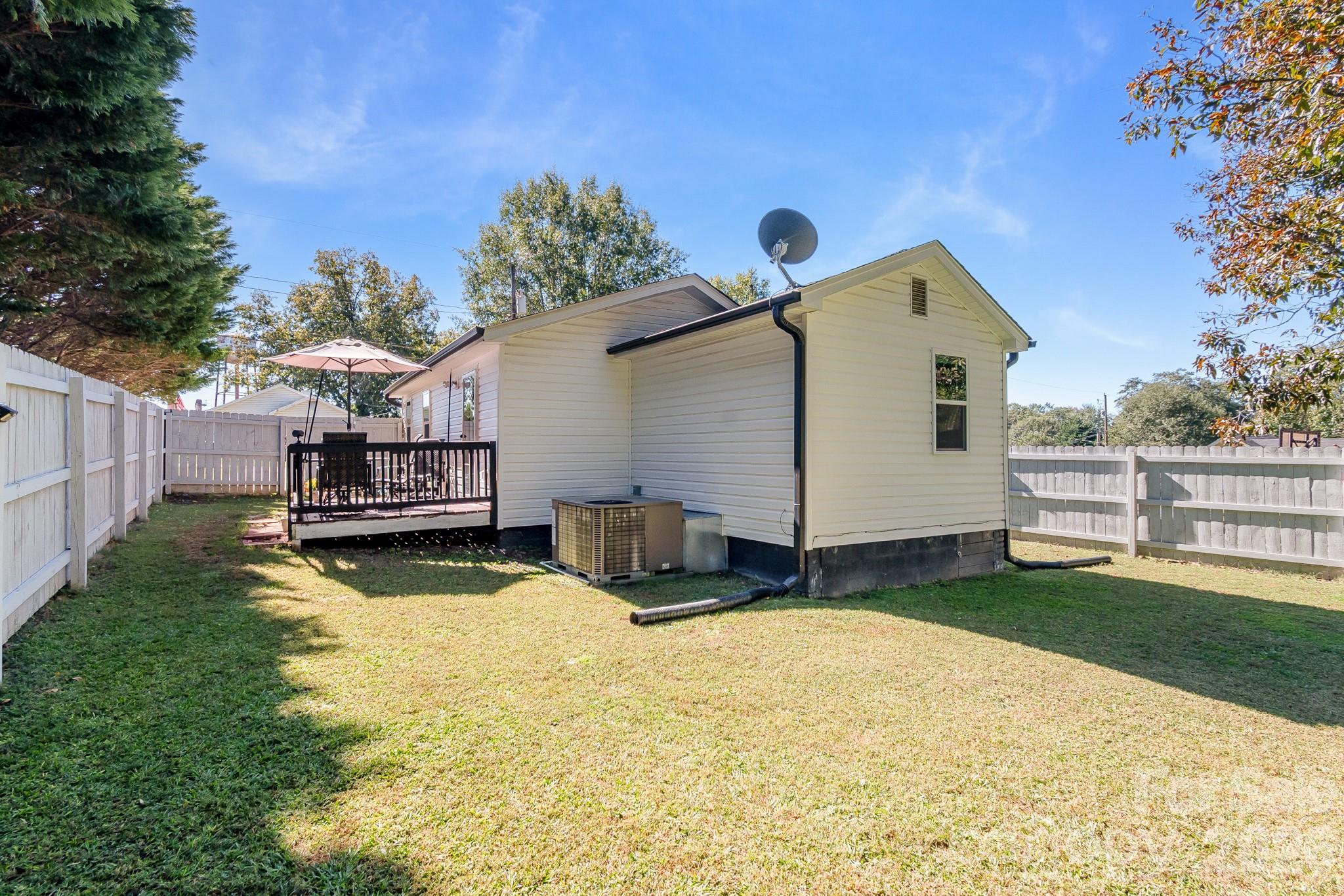 112 W Poplar Street Property Photo 35