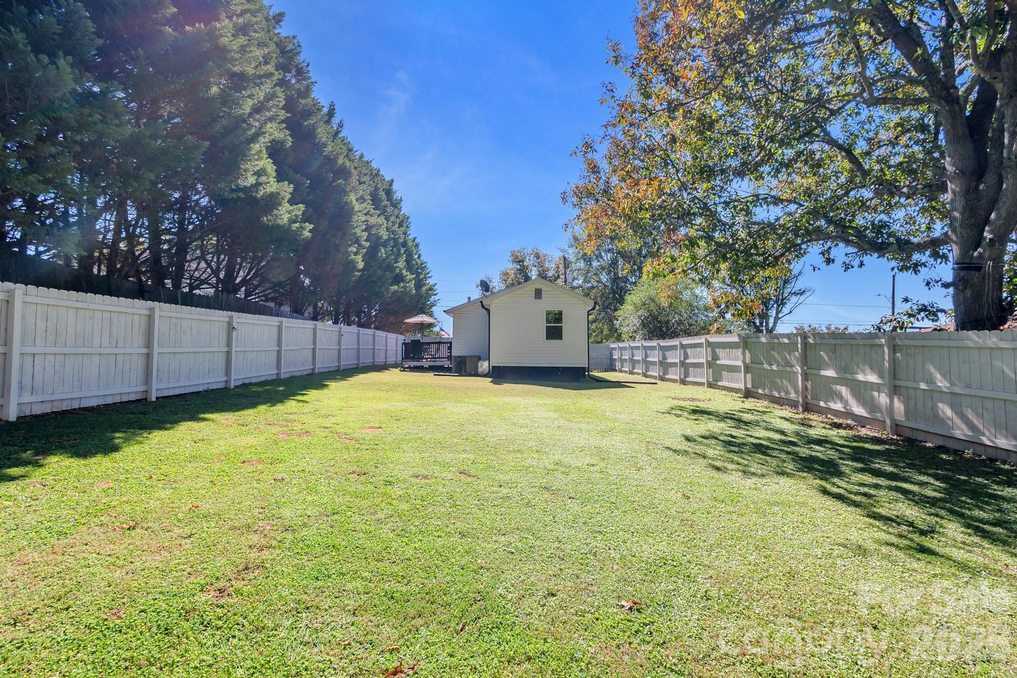 112 W Poplar Street Property Photo 37