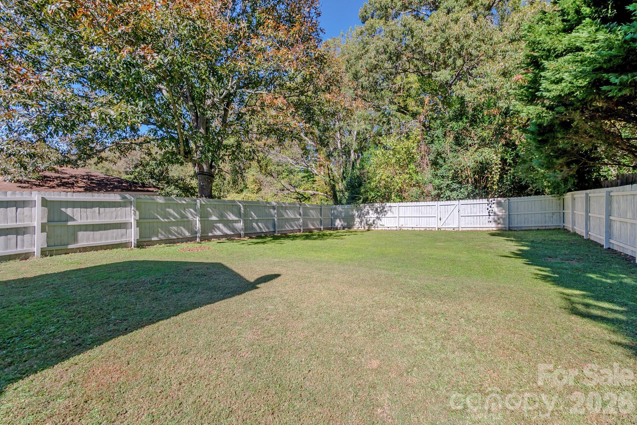 112 W Poplar Street Property Photo 40