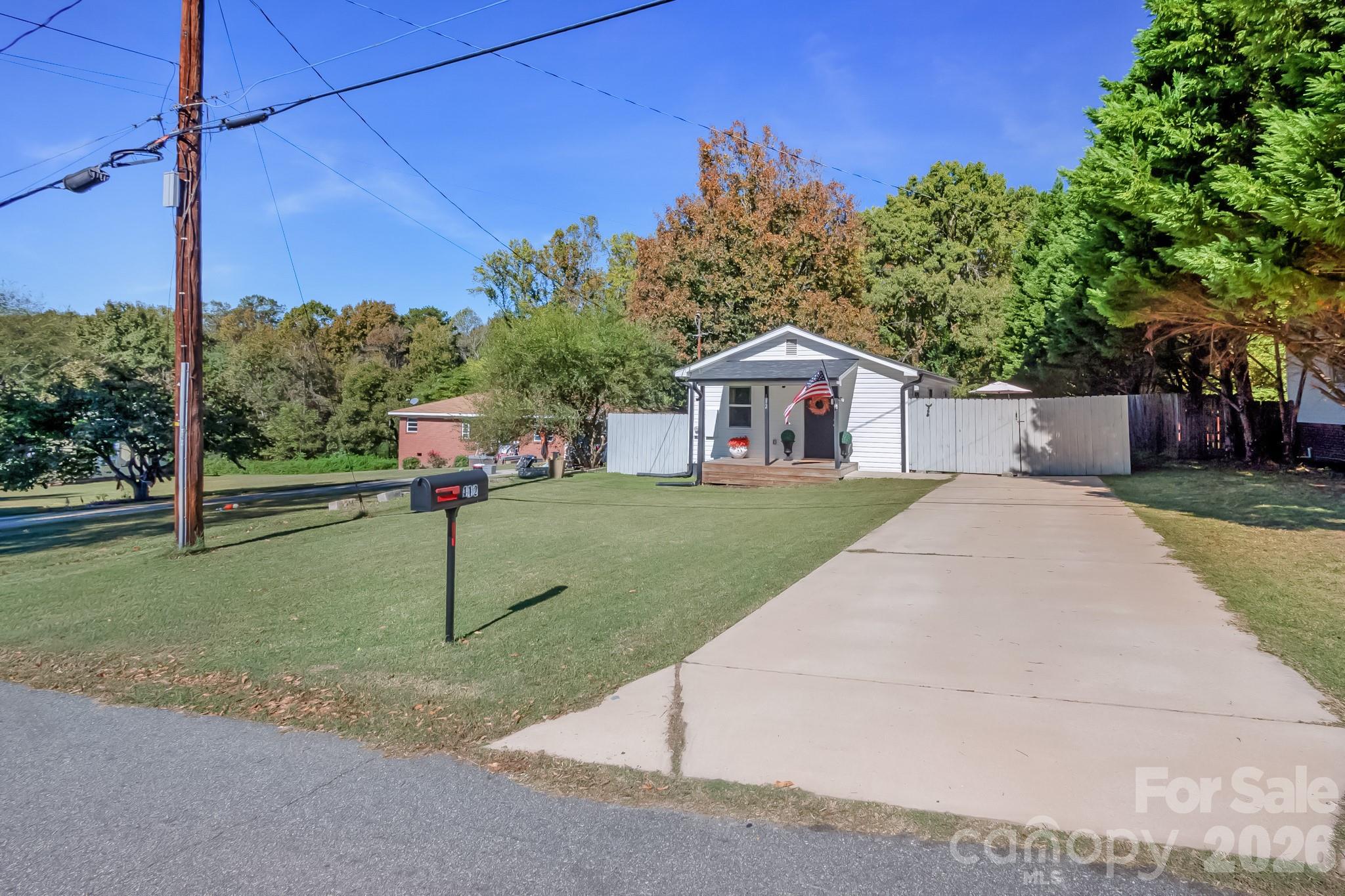 112 W Poplar Street Property Photo 42