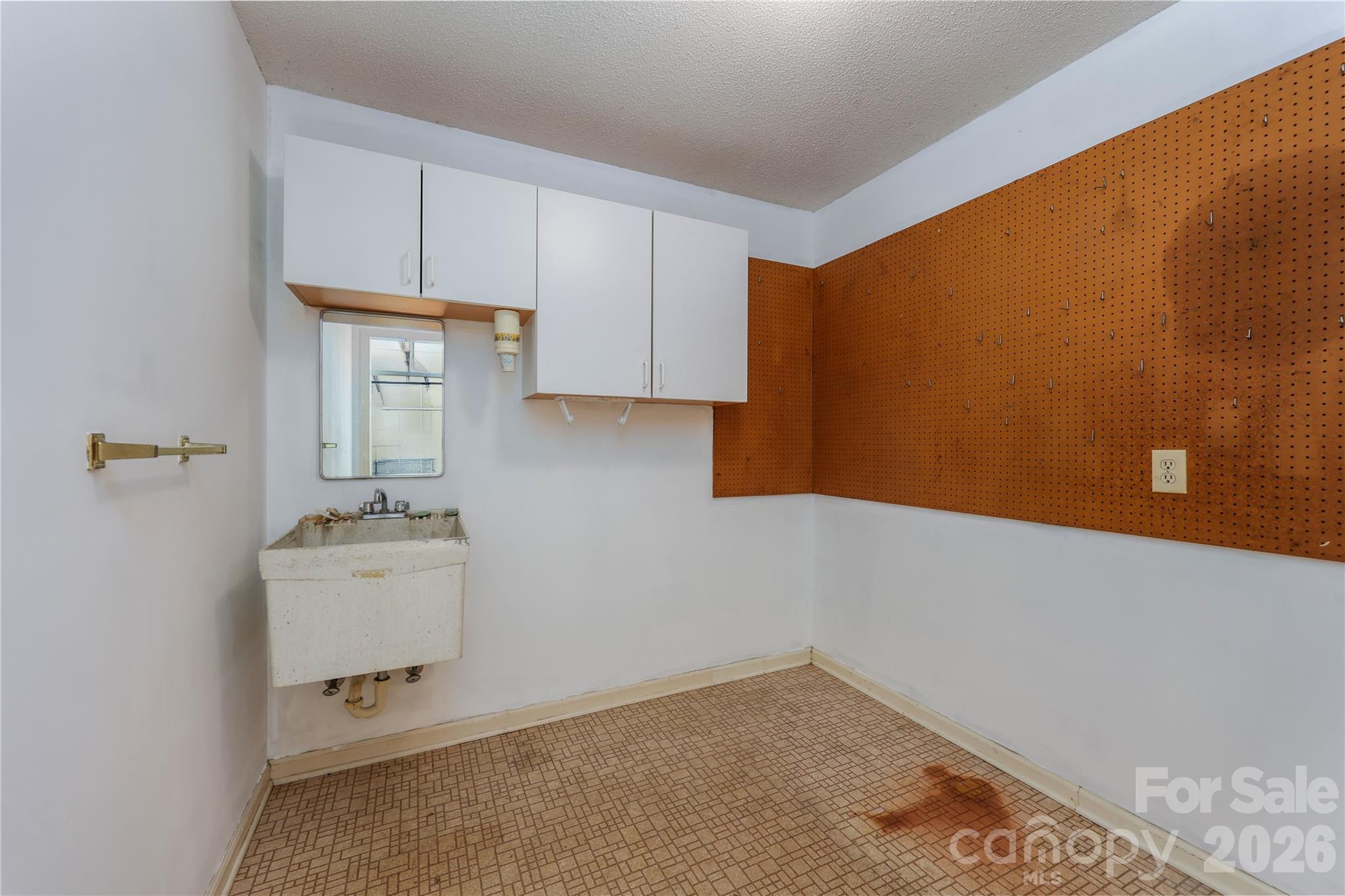 671 Brown Trail 36 Property Photo 12