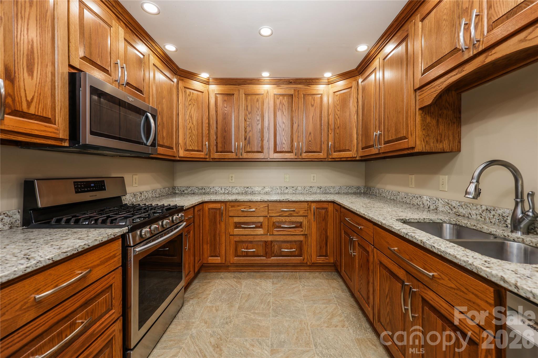 671 Brown Trail 36 Property Photo 23