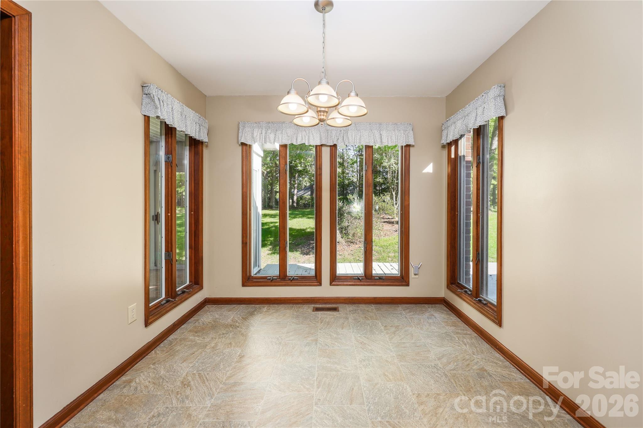 671 Brown Trail 36 Property Photo 26