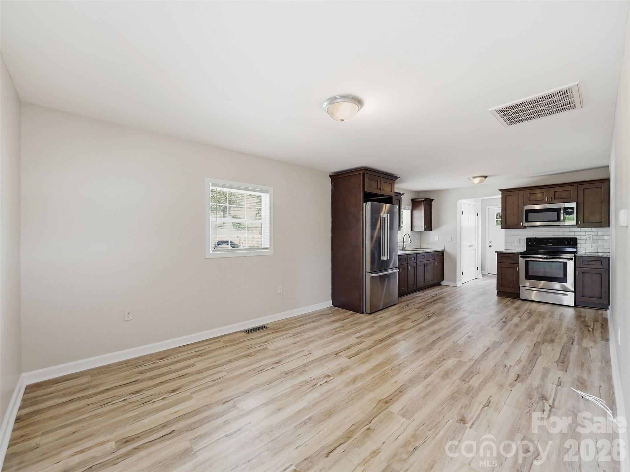 413 Pleasant Avenue Property Photo 3