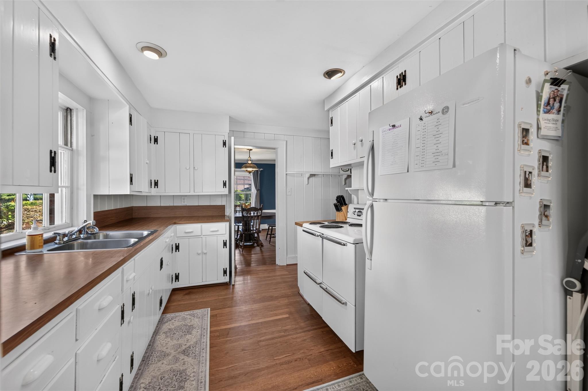 321 Beall Street Property Photo 5