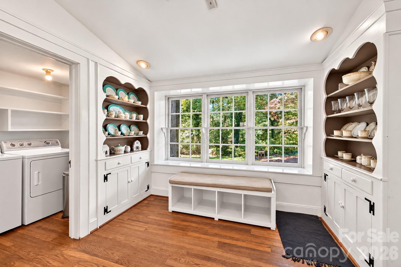 321 Beall Street Property Photo 6