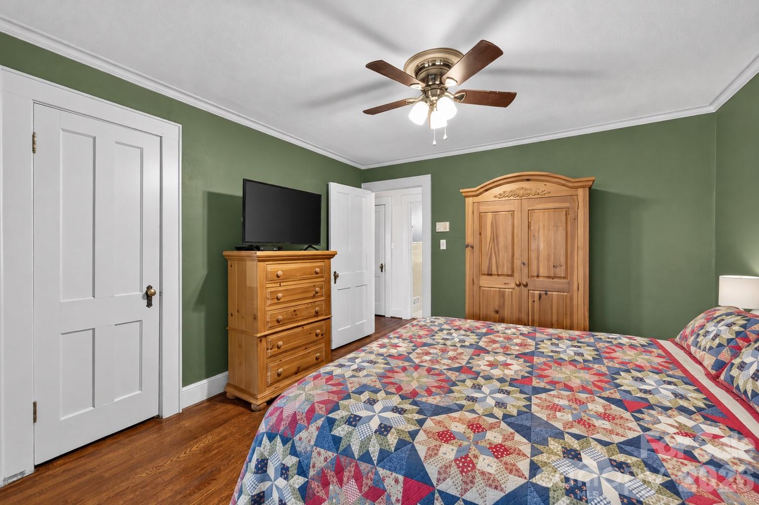 321 Beall Street Property Photo 12