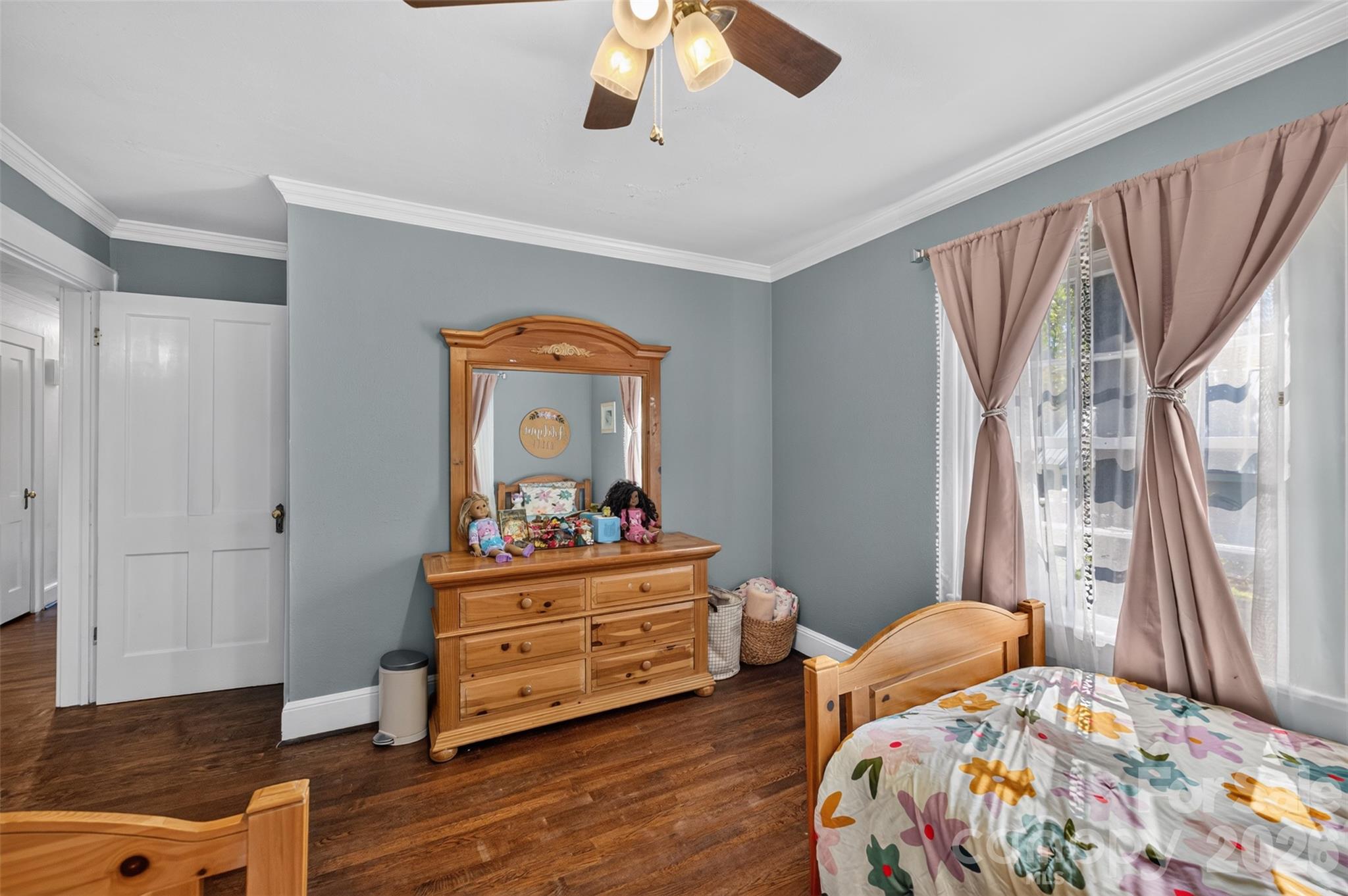 321 Beall Street Property Photo 17