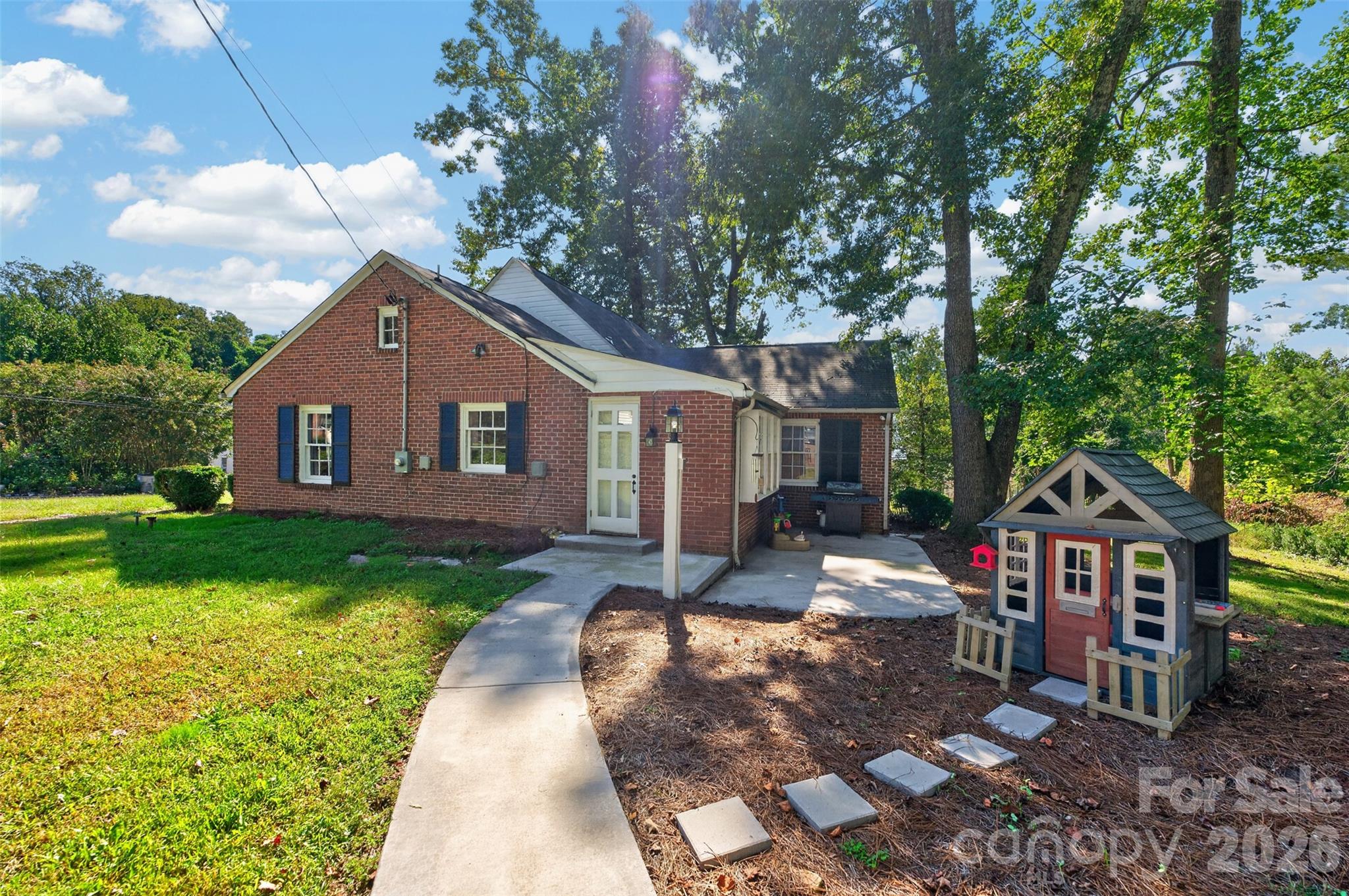 321 Beall Street Property Photo 20