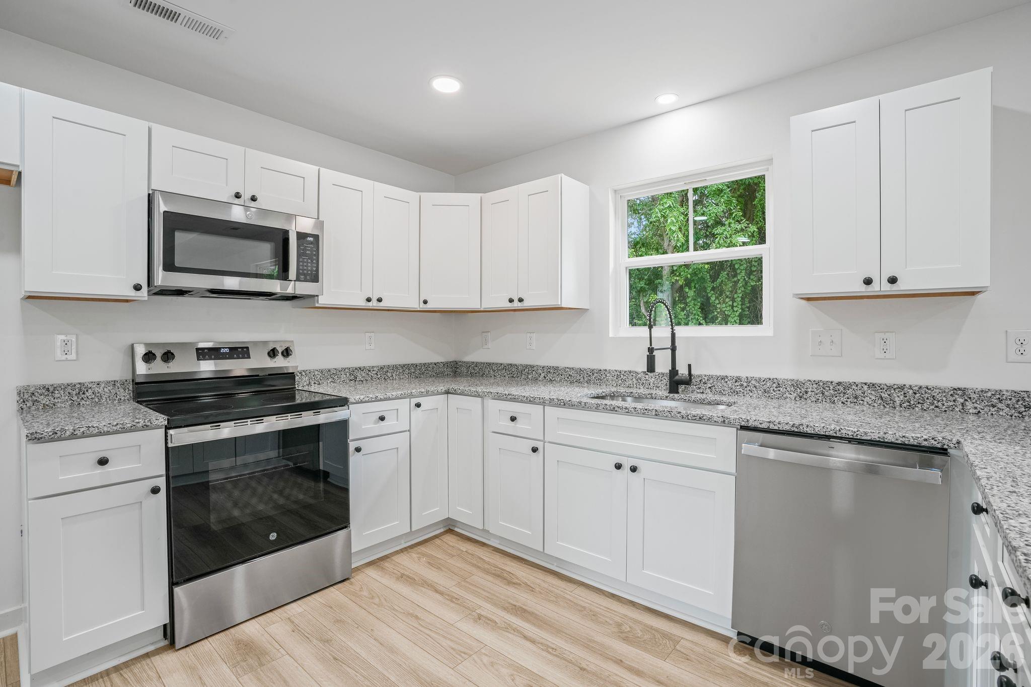 233 Carlie Street Property Photo 40