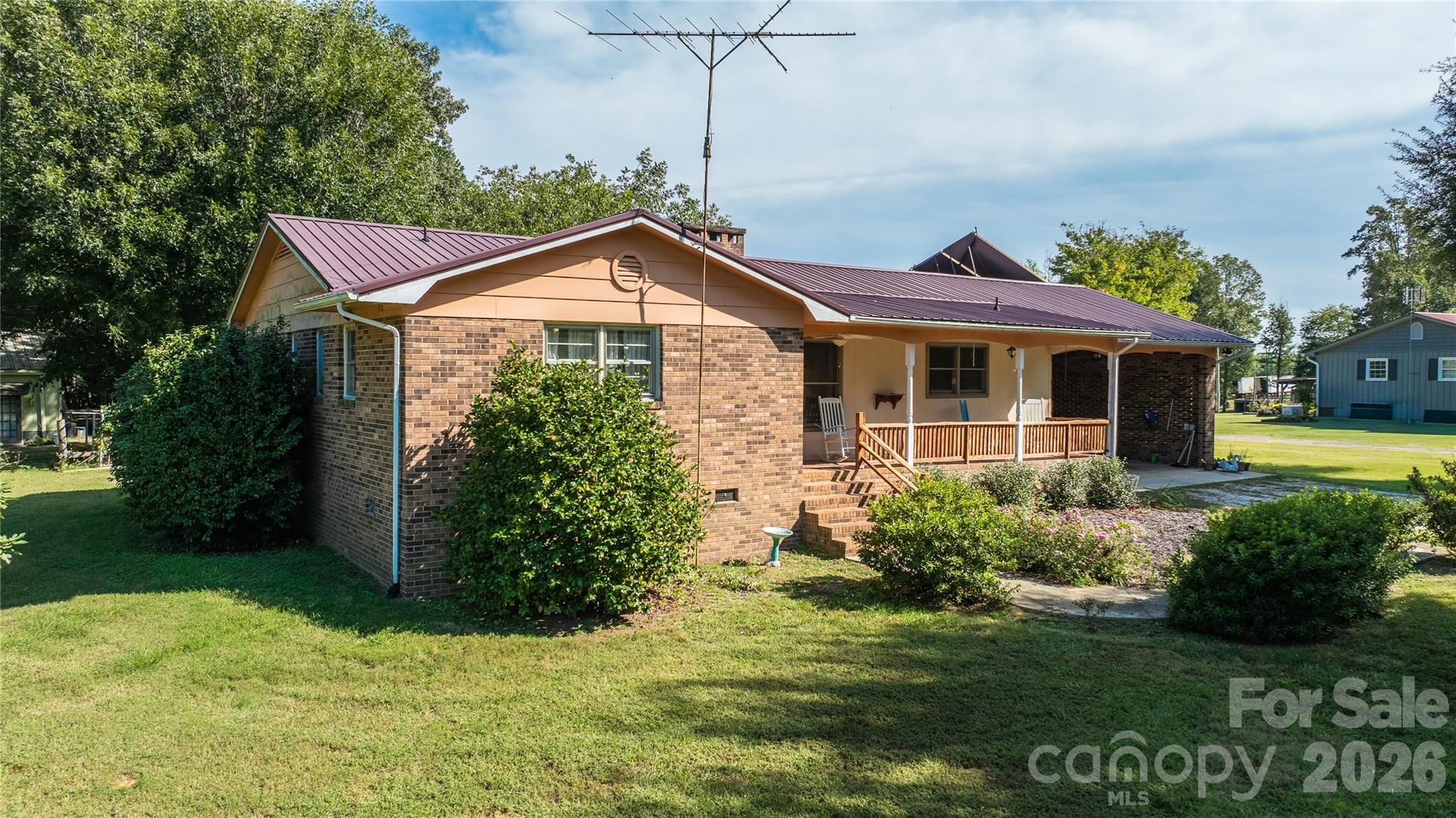 1839 Upper Road Property Photo 2