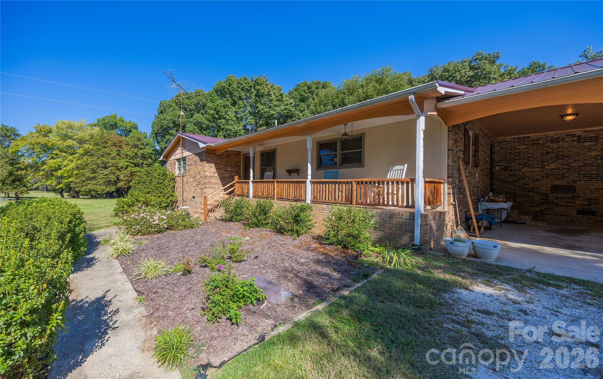 1839 Upper Road Property Photo 3