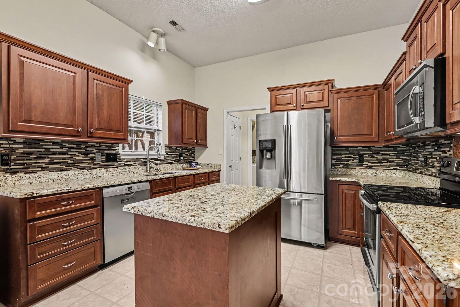 8524 Albury Walk Lane Property Photo 4
