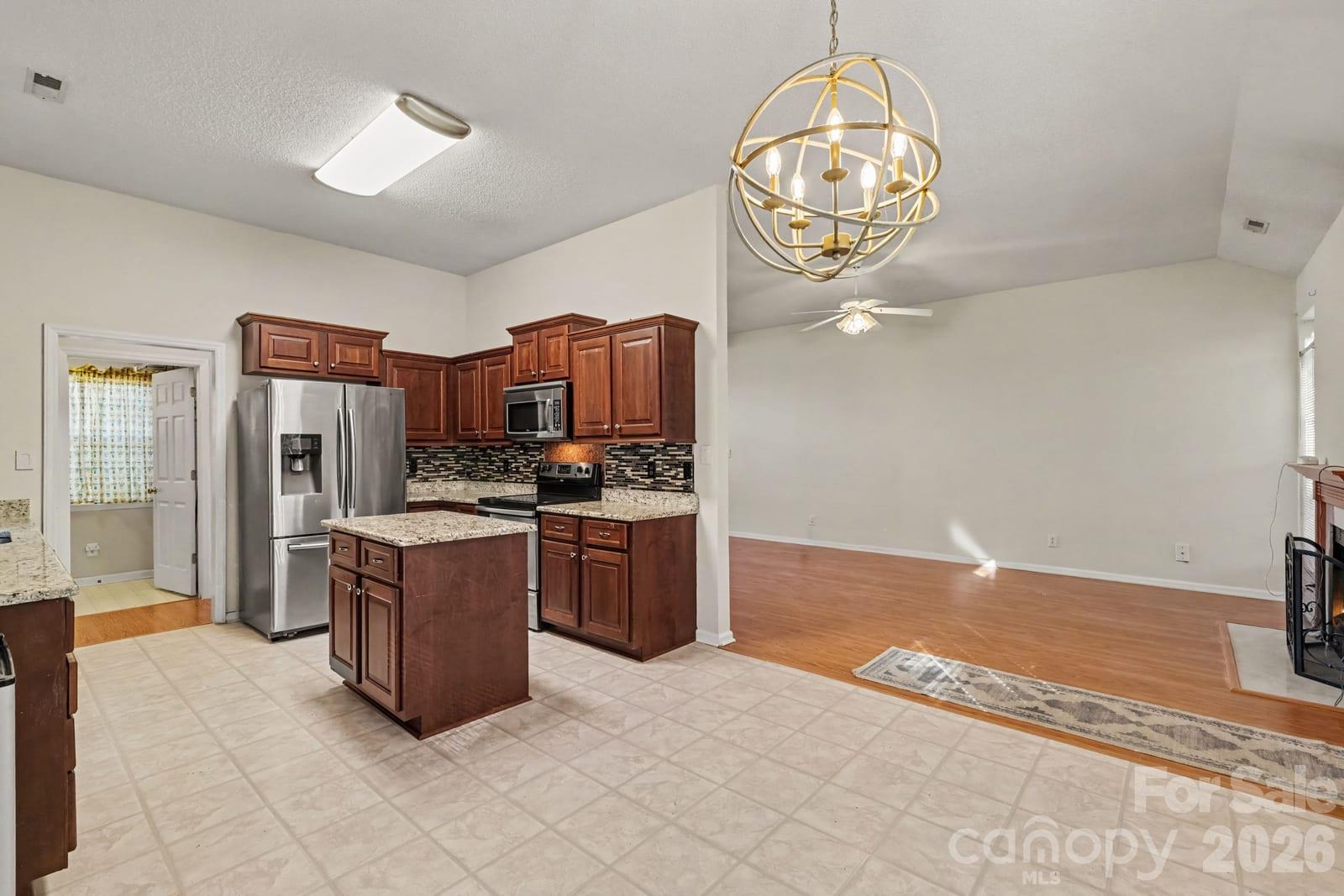 8524 Albury Walk Lane Property Photo 6
