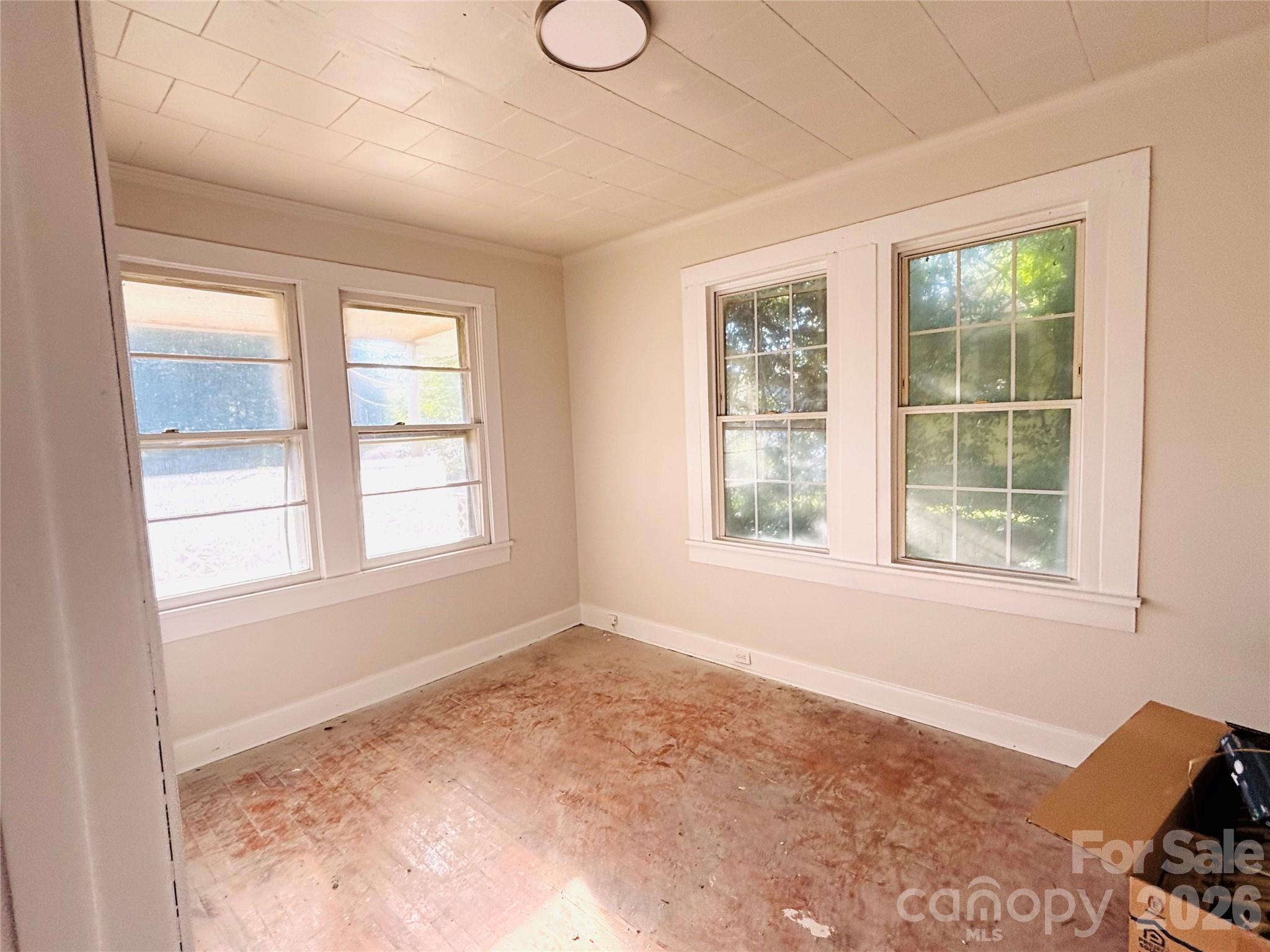 401 S Hill Street Property Photo 12