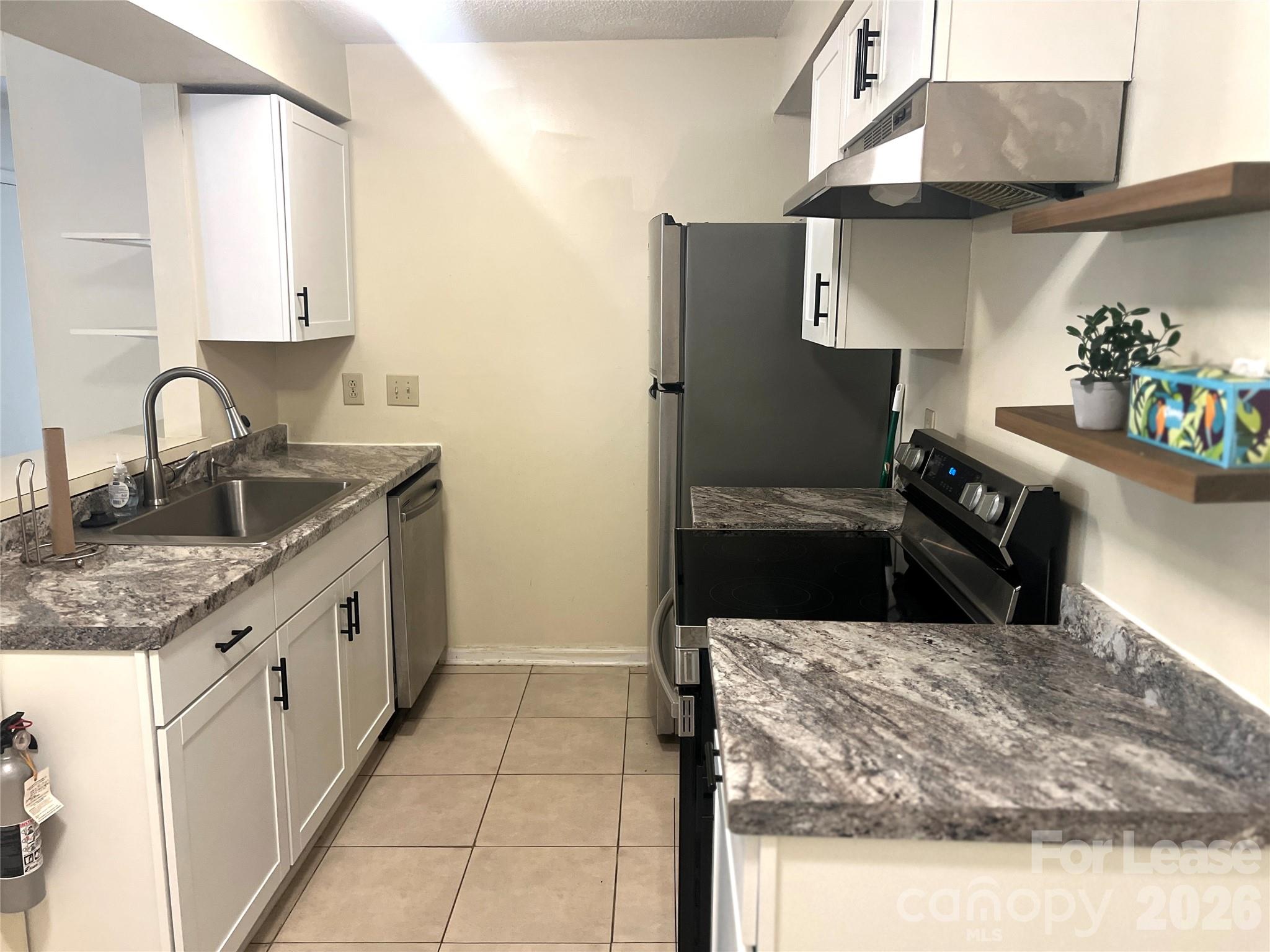 9627 Vinca Circle E Property Photo 2