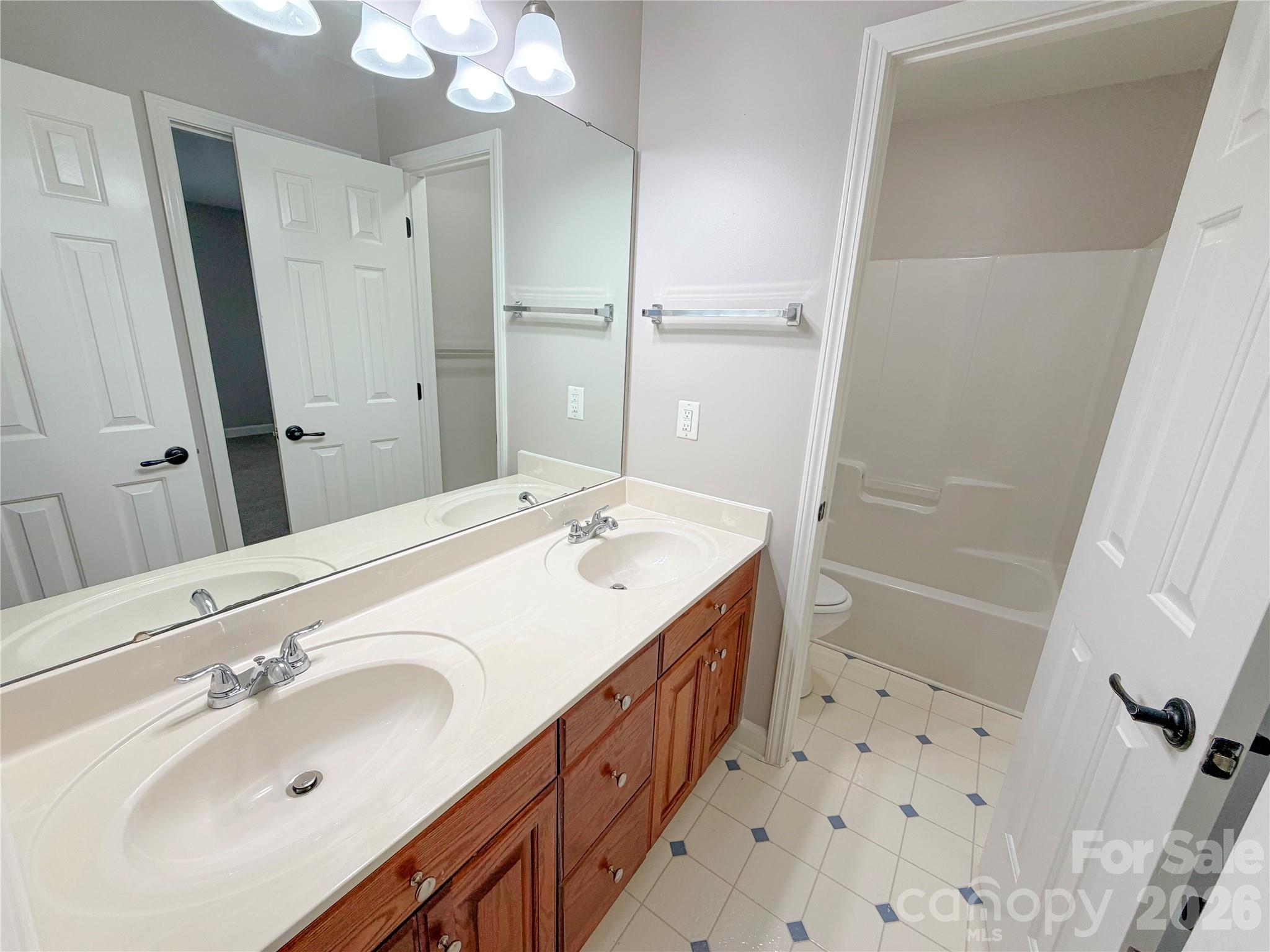 4415 Gladwood Lane Property Photo 9