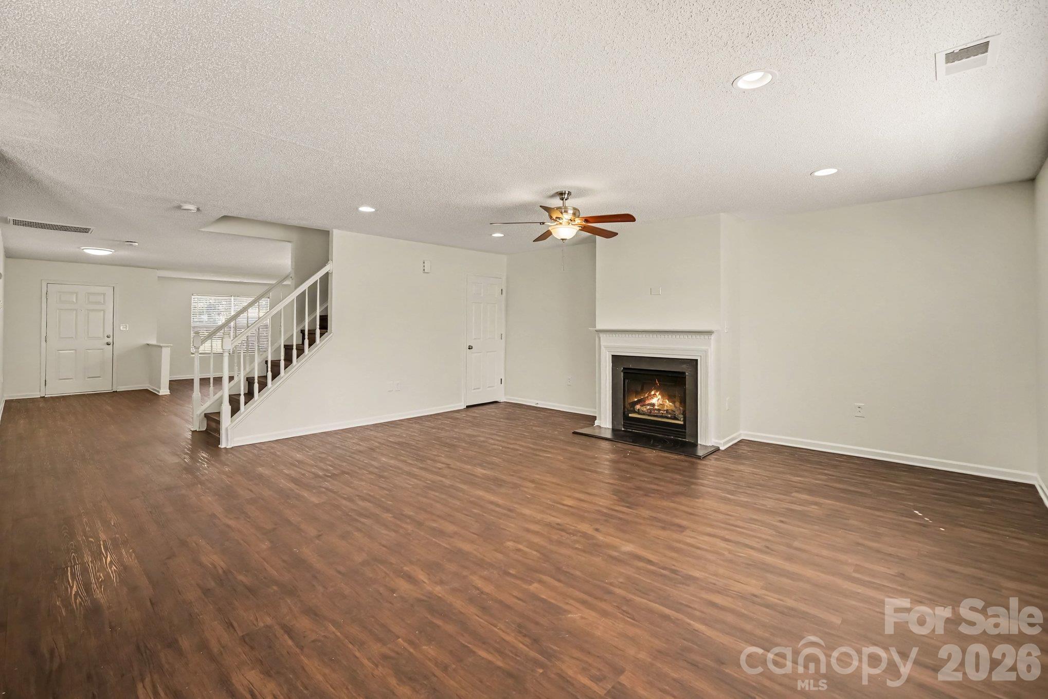 2410 Highland Park Drive Property Photo 2