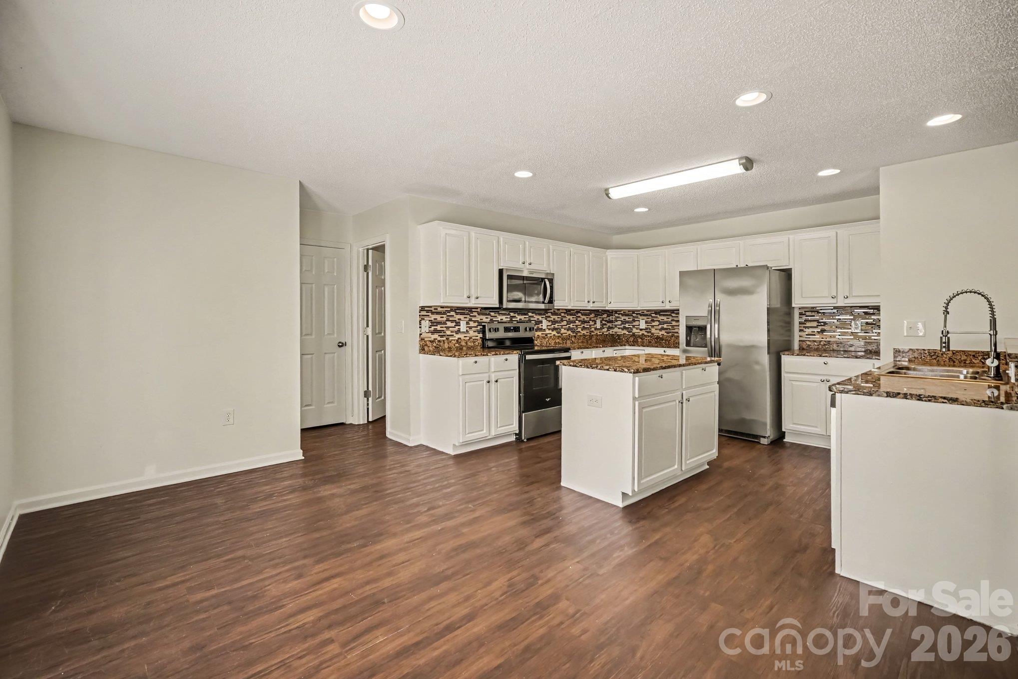 2410 Highland Park Drive Property Photo 4