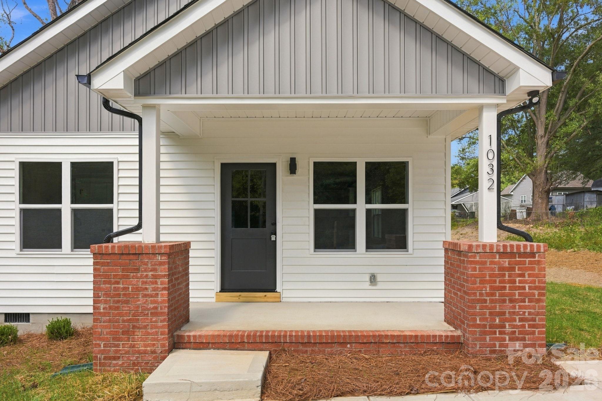 1032 Sycamore Avenue Property Photo 2