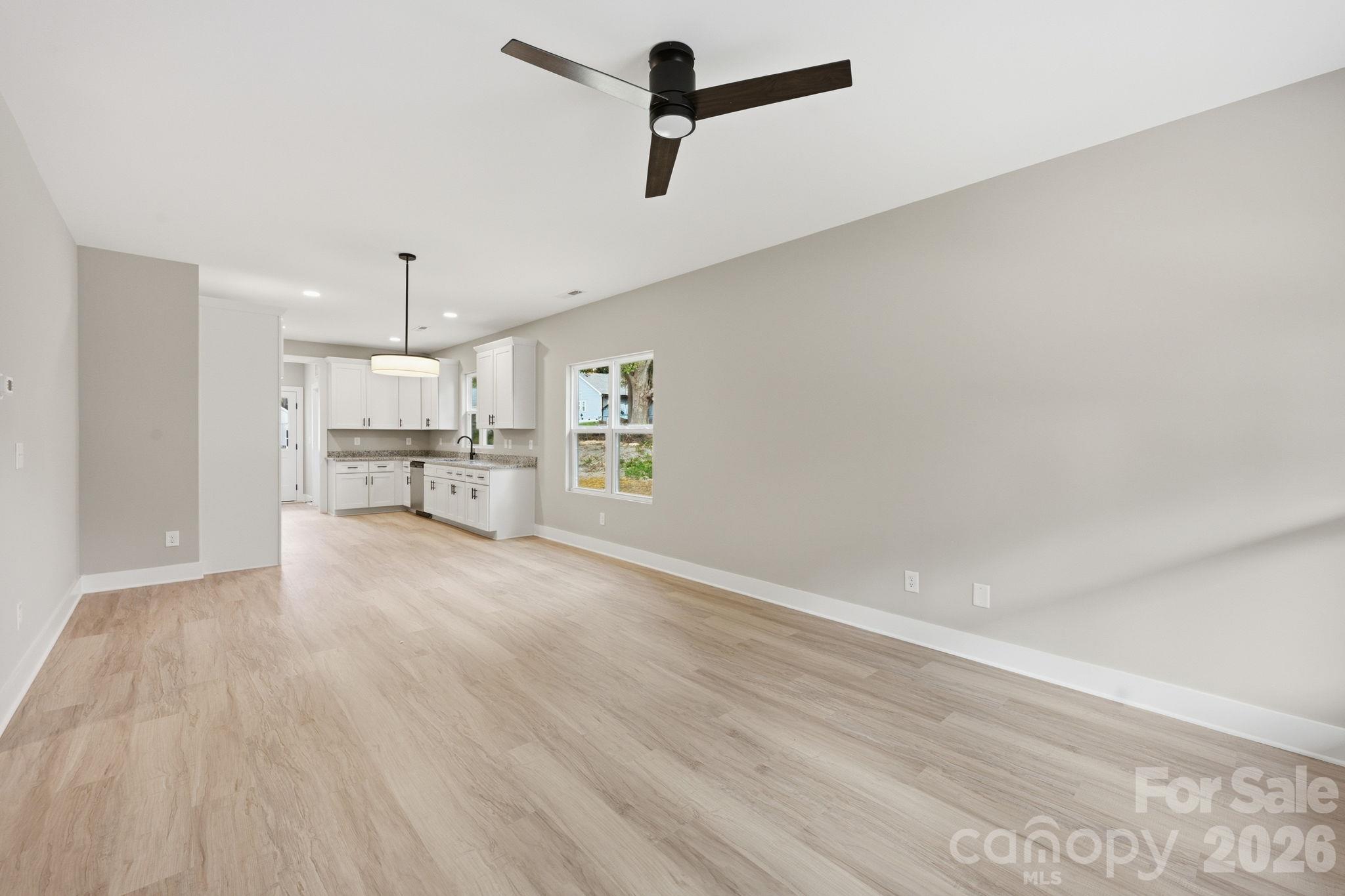 1032 Sycamore Avenue Property Photo 5