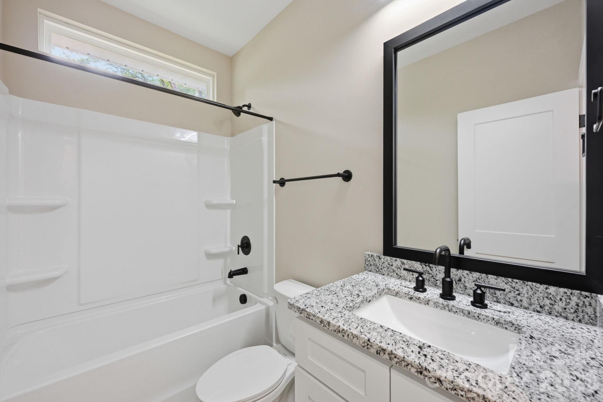 1032 Sycamore Avenue Property Photo 7