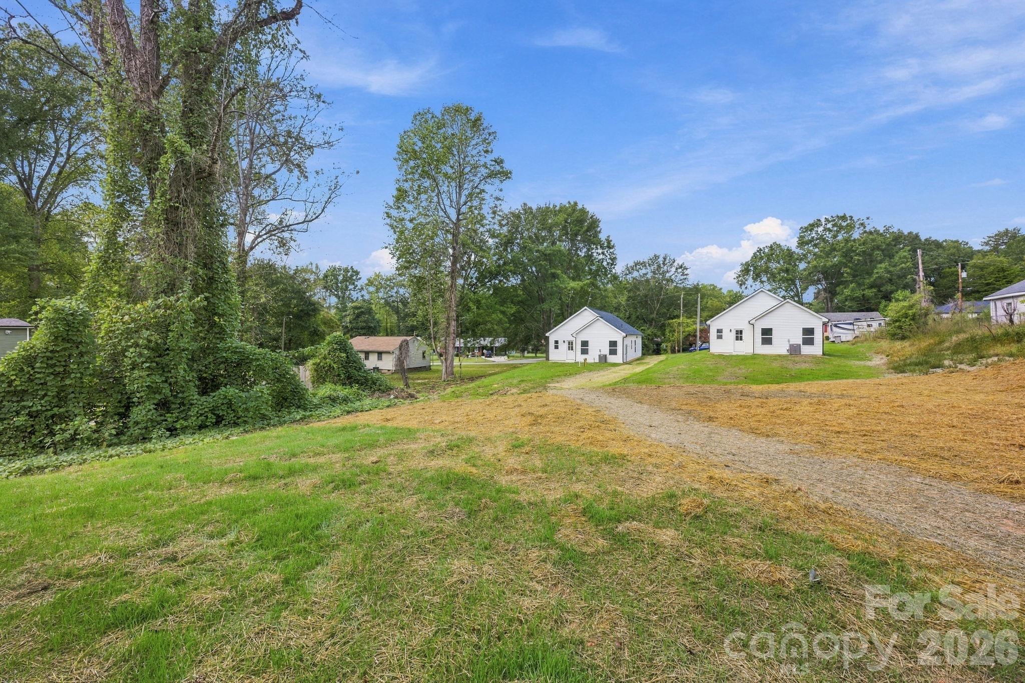 1032 Sycamore Avenue Property Photo 12